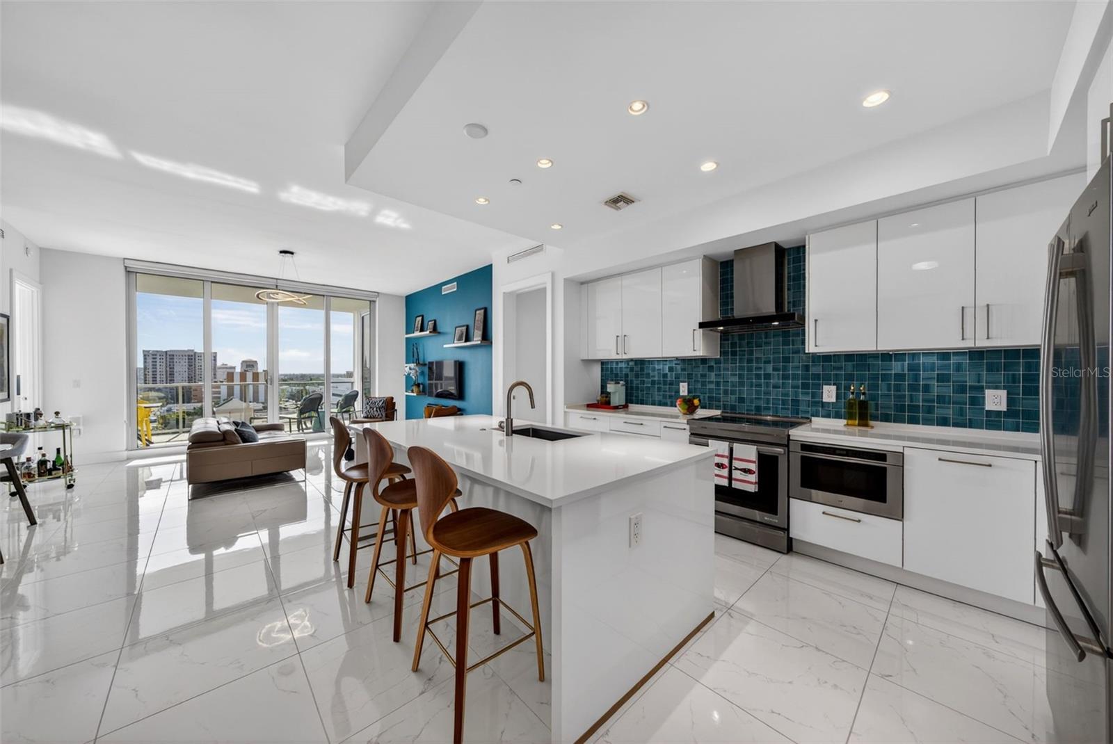 Image 4 of 46 For 111 Pineapple Avenue 904