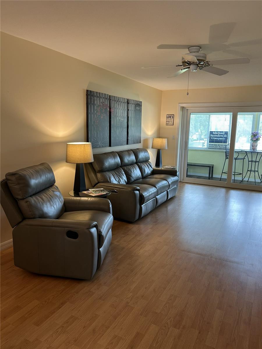 Image 10 of 16 For 3900 Roxane Boulevard 8b