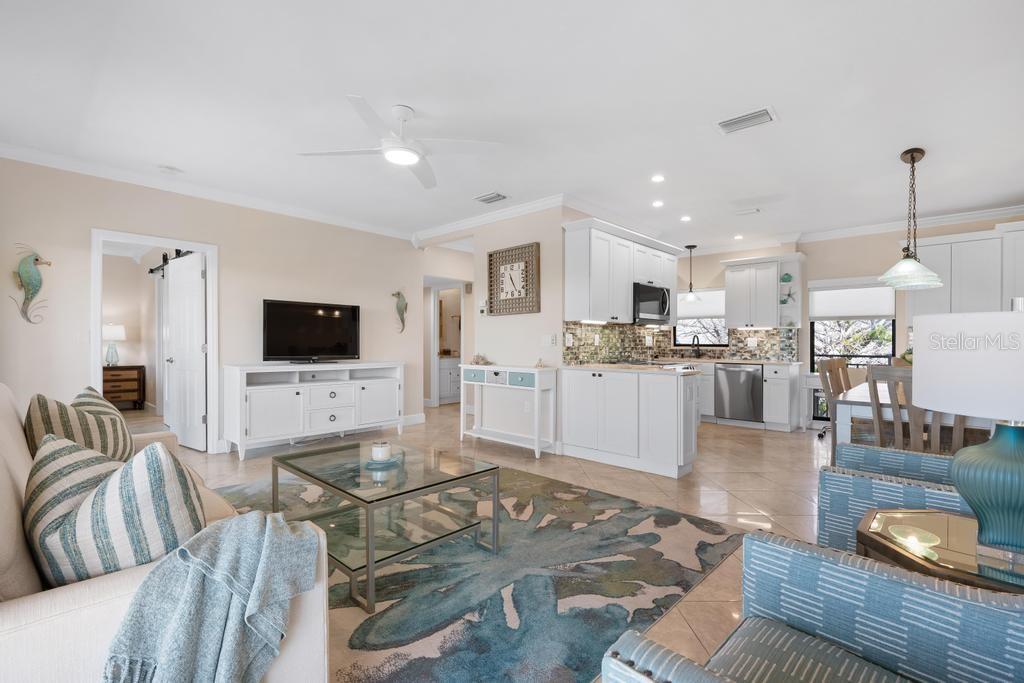 Image 10 of 53 For 6005 Gulf Drive 219