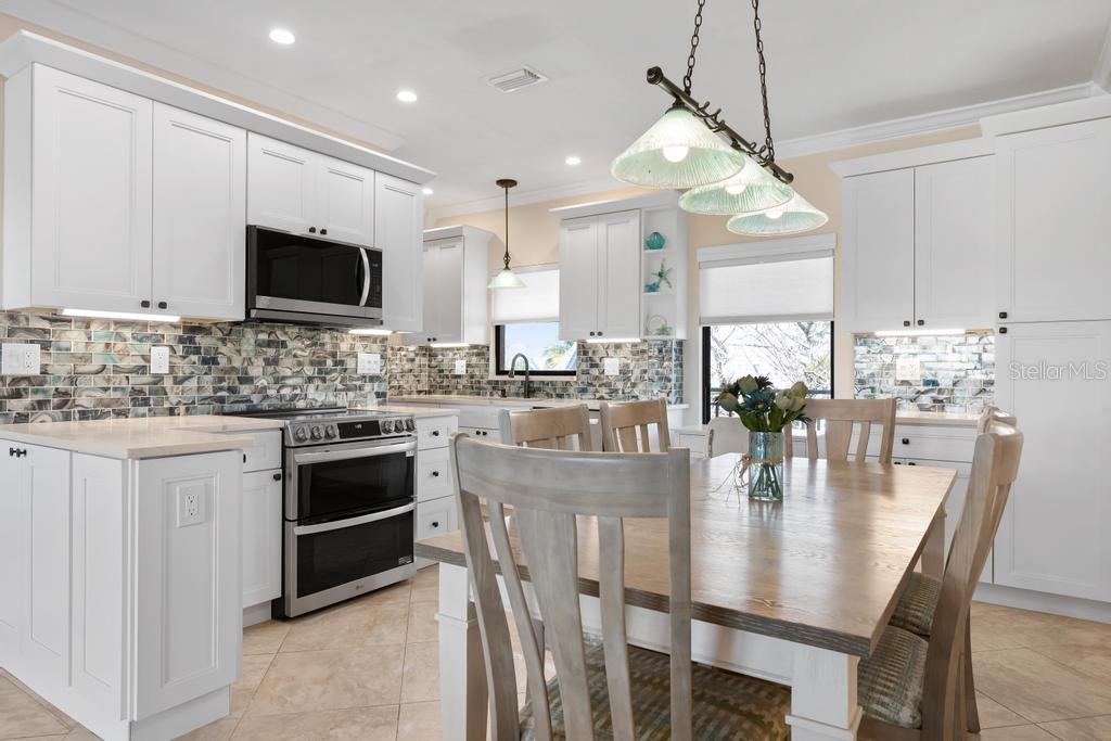 Image 15 of 53 For 6005 Gulf Drive 219