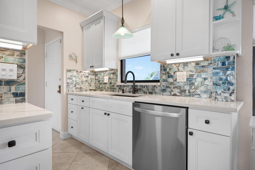 Image 16 of 53 For 6005 Gulf Drive 219