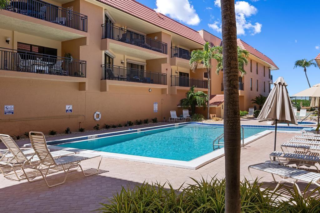 Image 35 of 53 For 6005 Gulf Drive 219