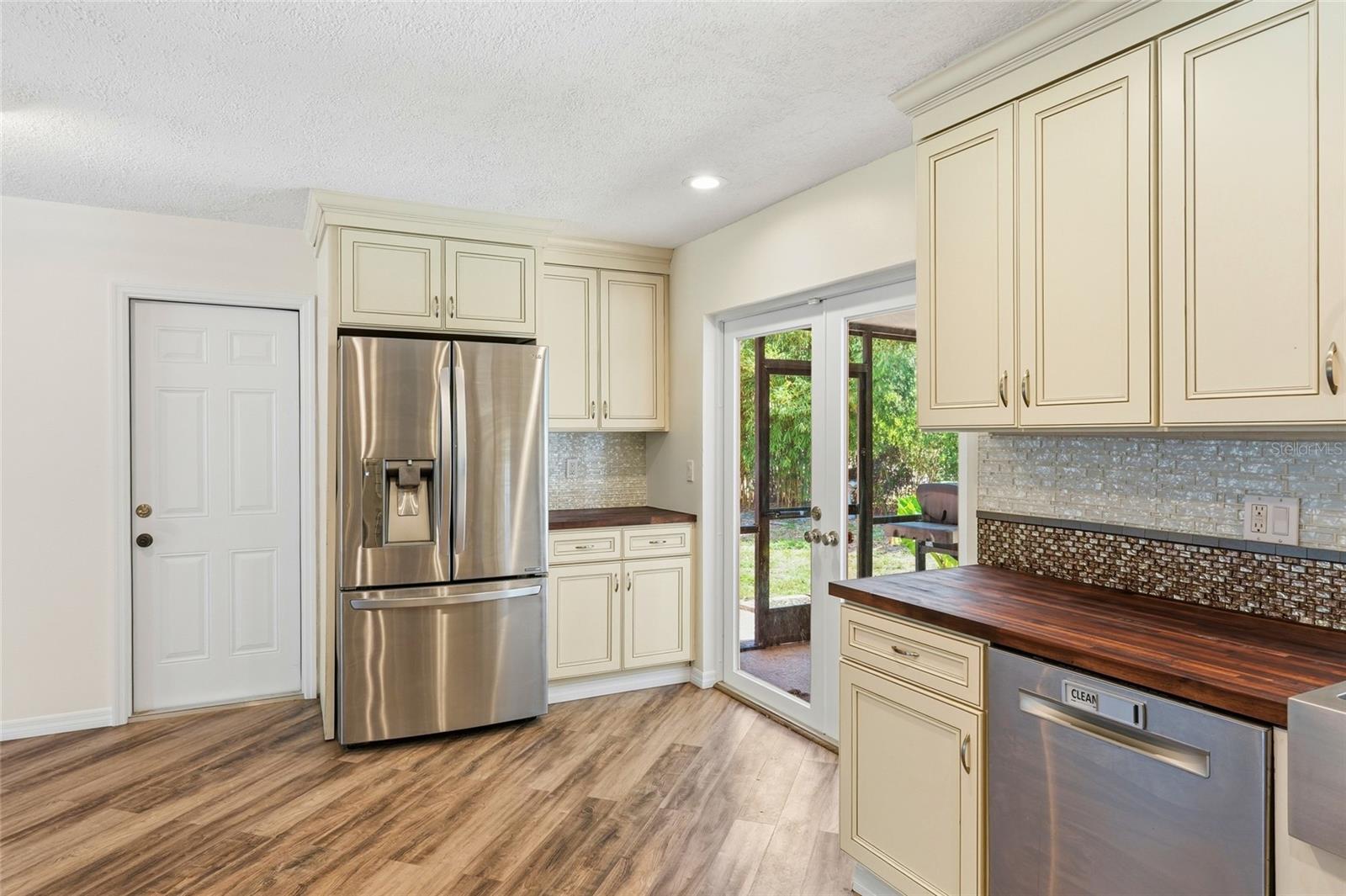 Image 15 of 55 For 4701 Atlantic Avenue