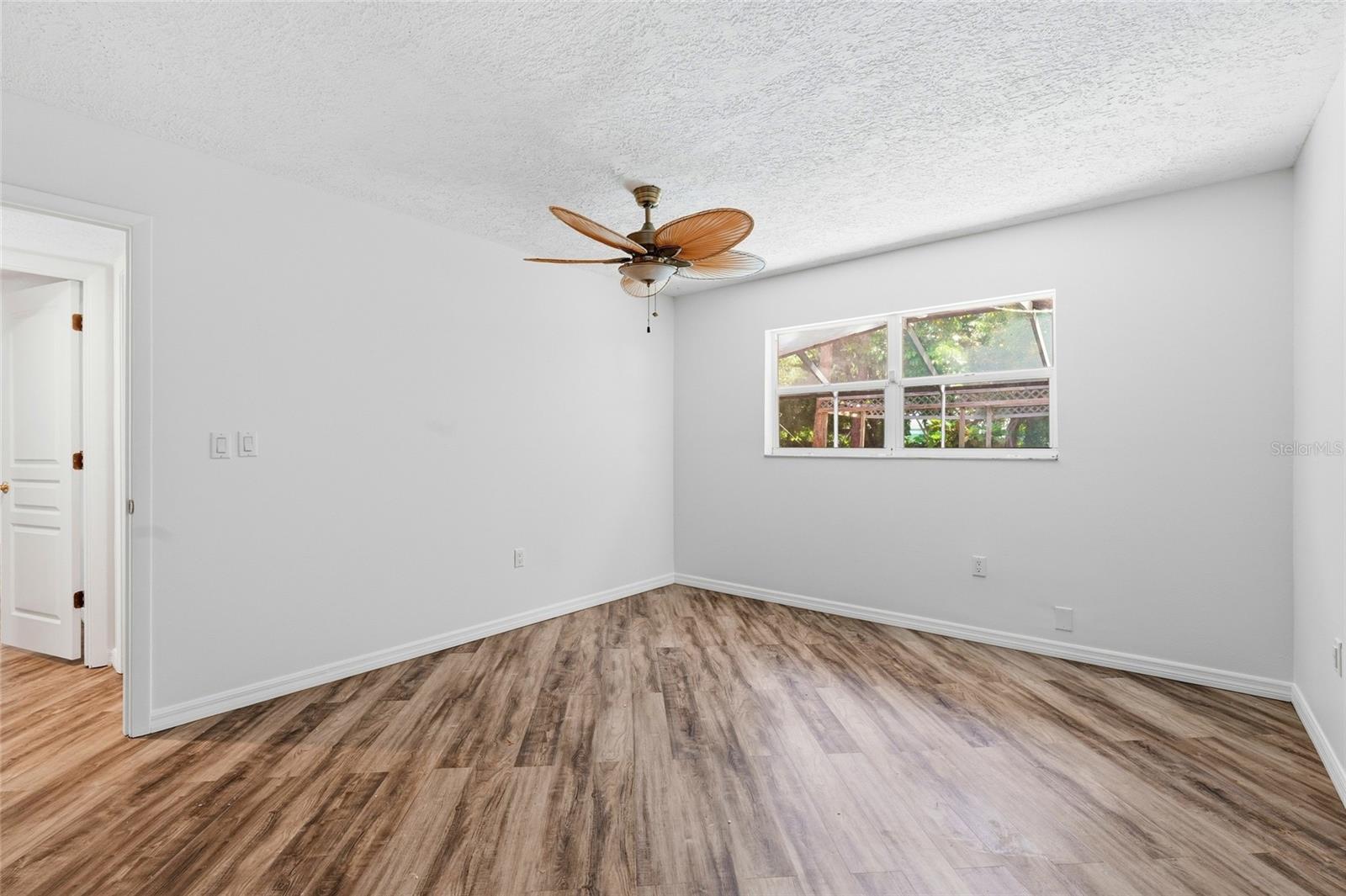 Image 23 of 55 For 4701 Atlantic Avenue