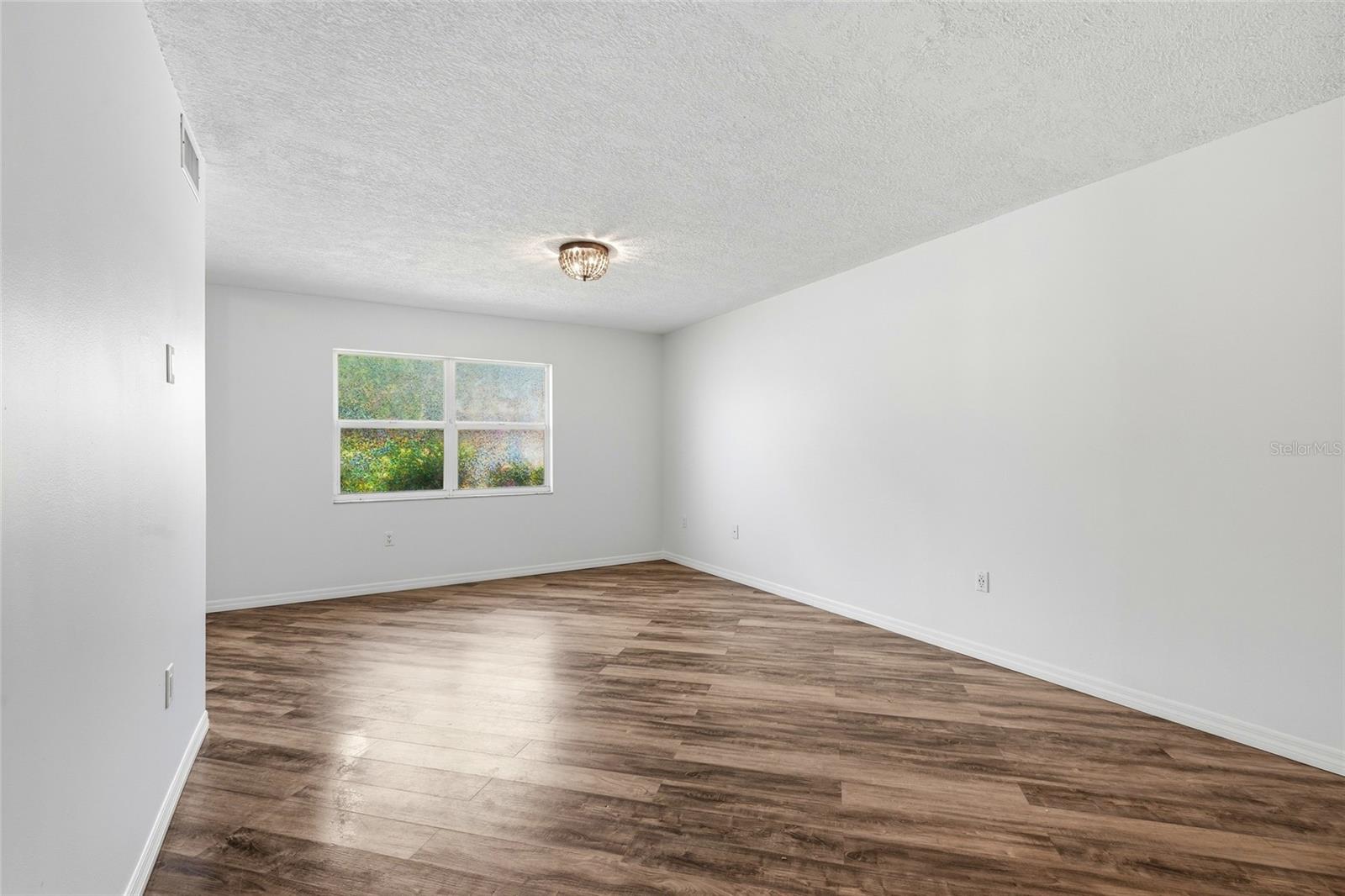 Image 29 of 55 For 4701 Atlantic Avenue