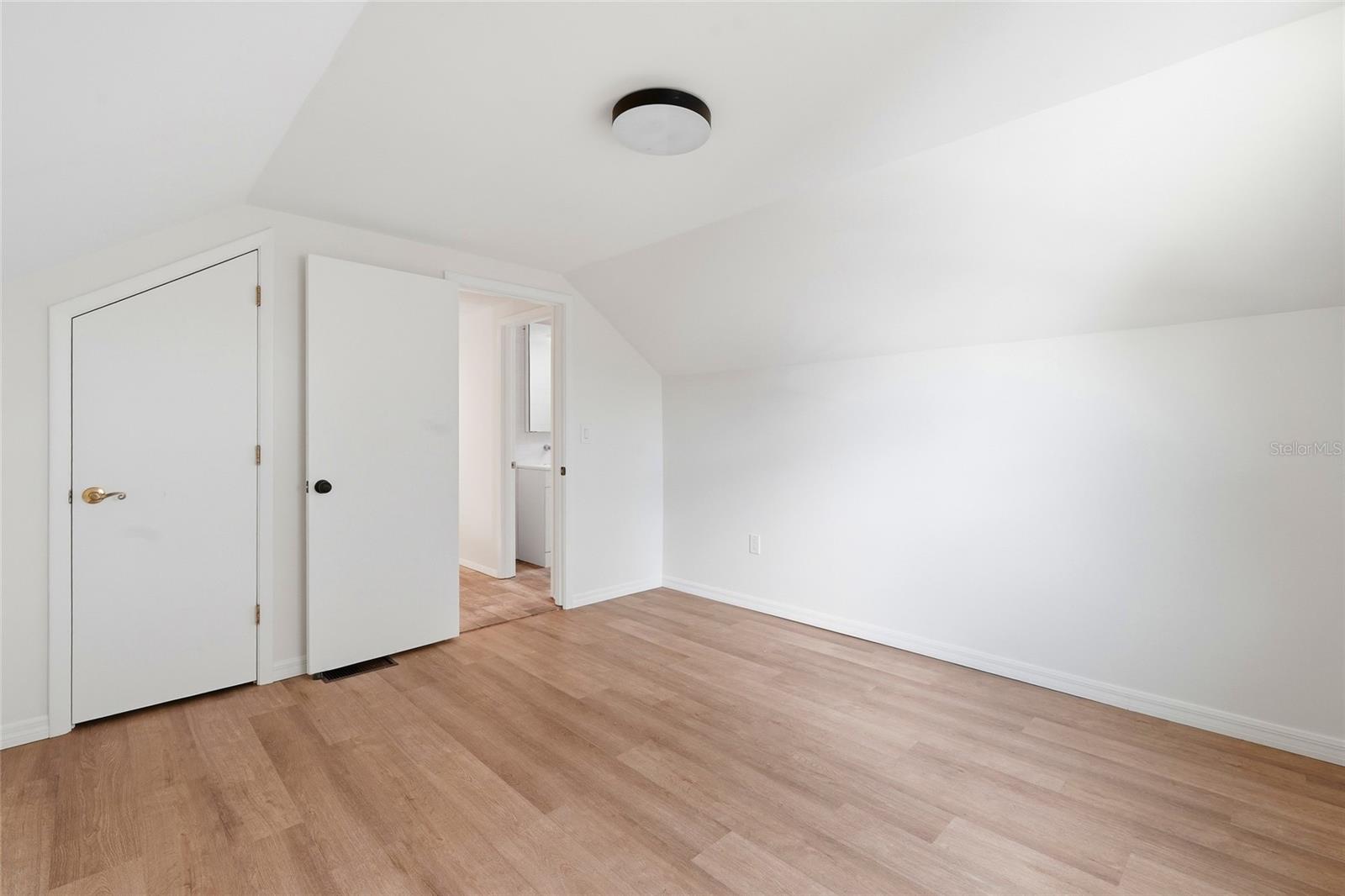 Image 37 of 55 For 4701 Atlantic Avenue