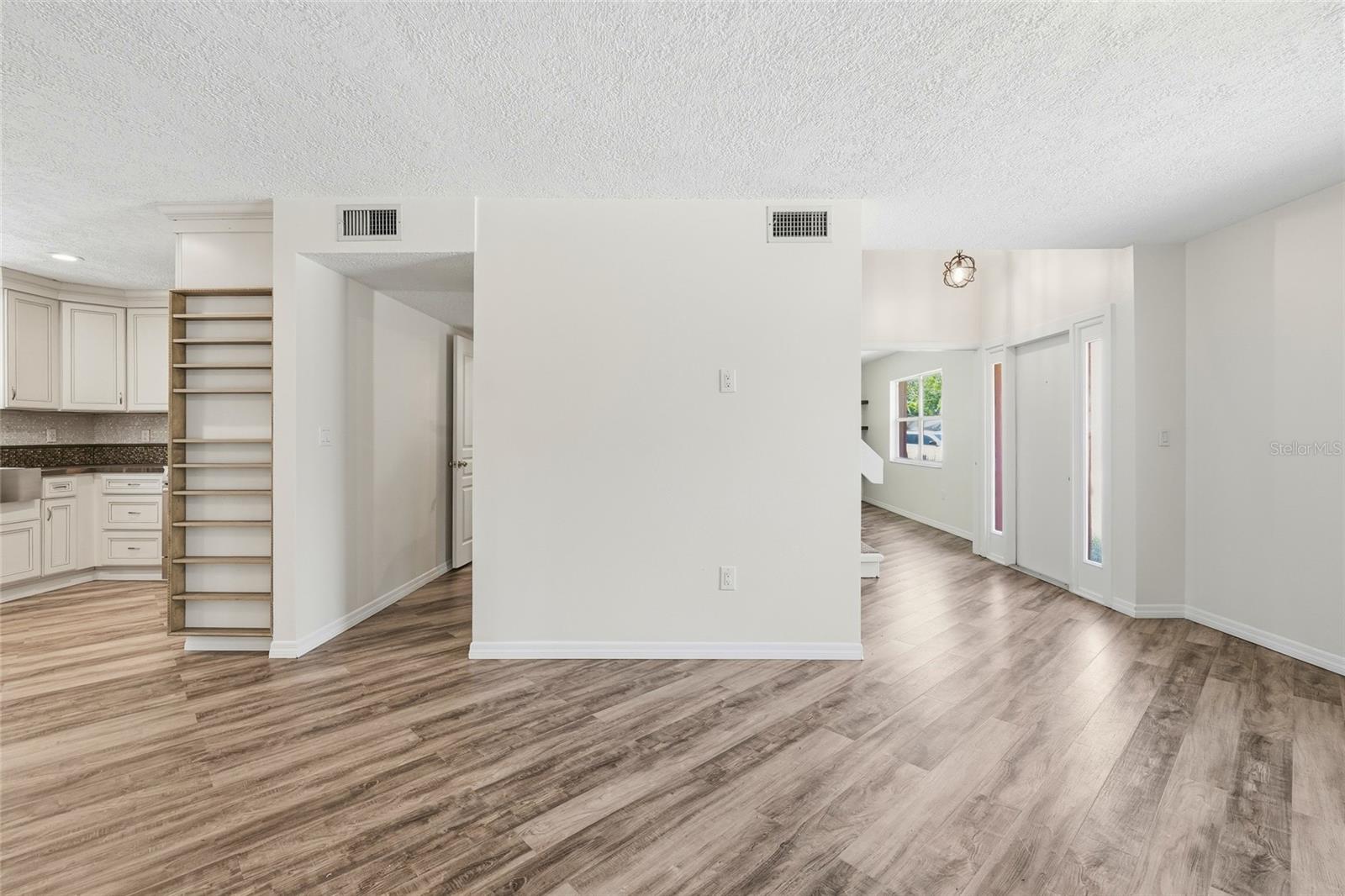 Image 41 of 55 For 4701 Atlantic Avenue