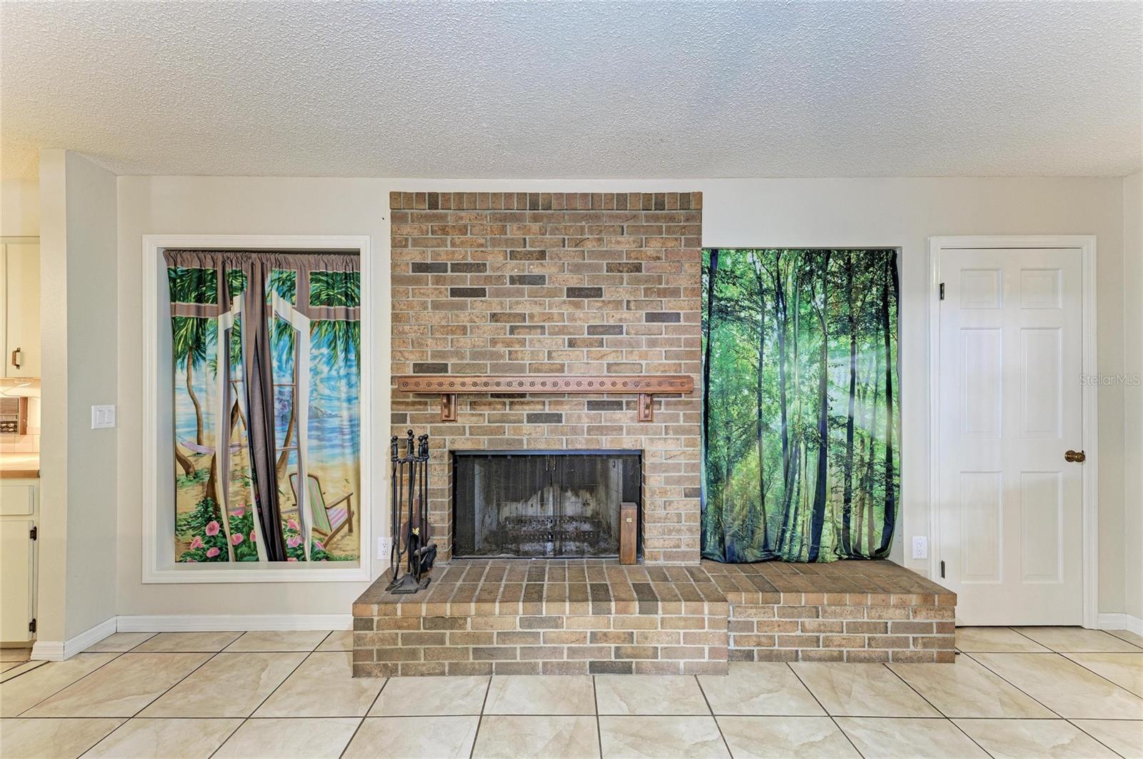 Image 19 of 92 For 4328 Lost Forest Lane