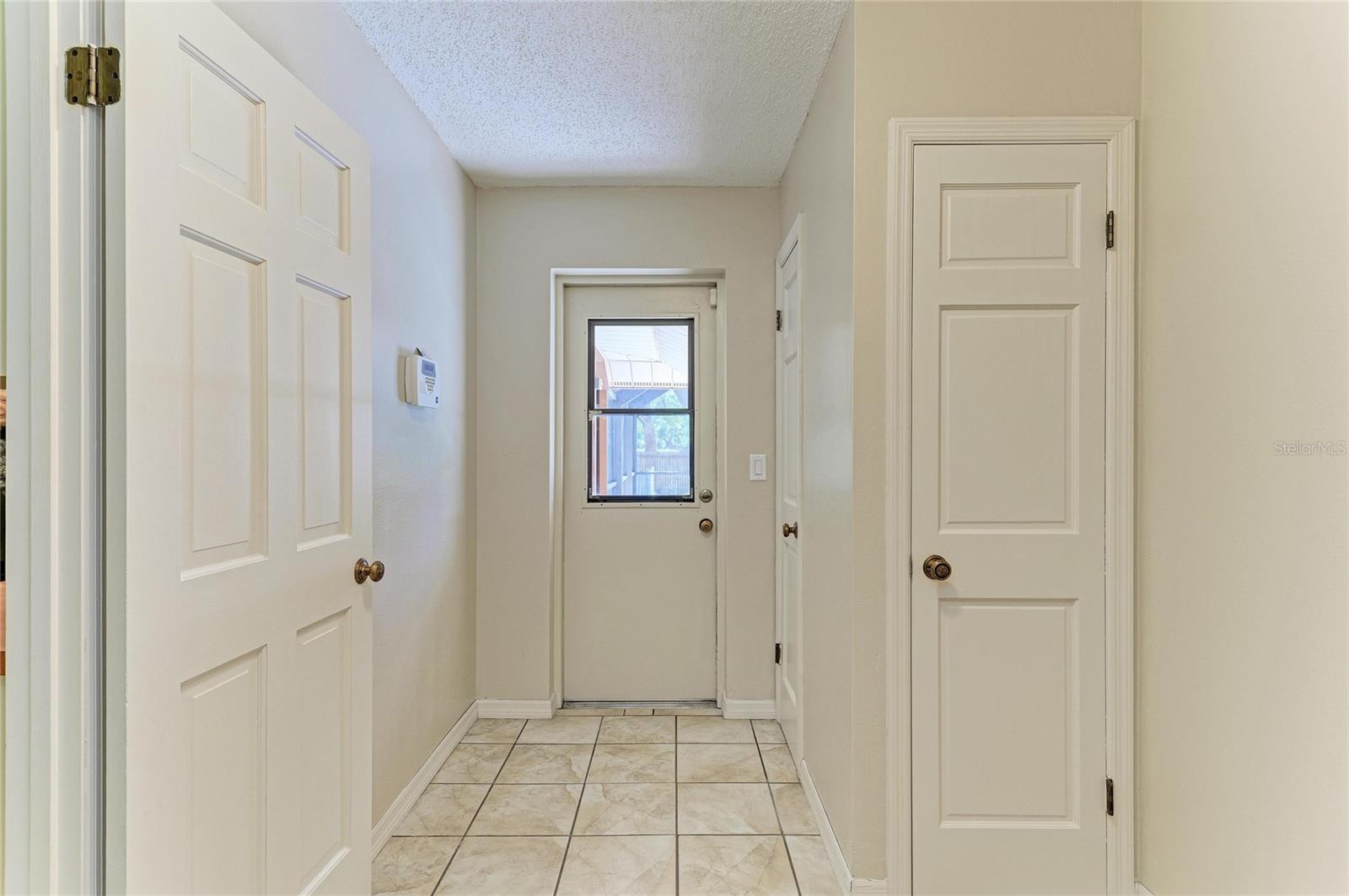 Image 43 of 92 For 4328 Lost Forest Lane