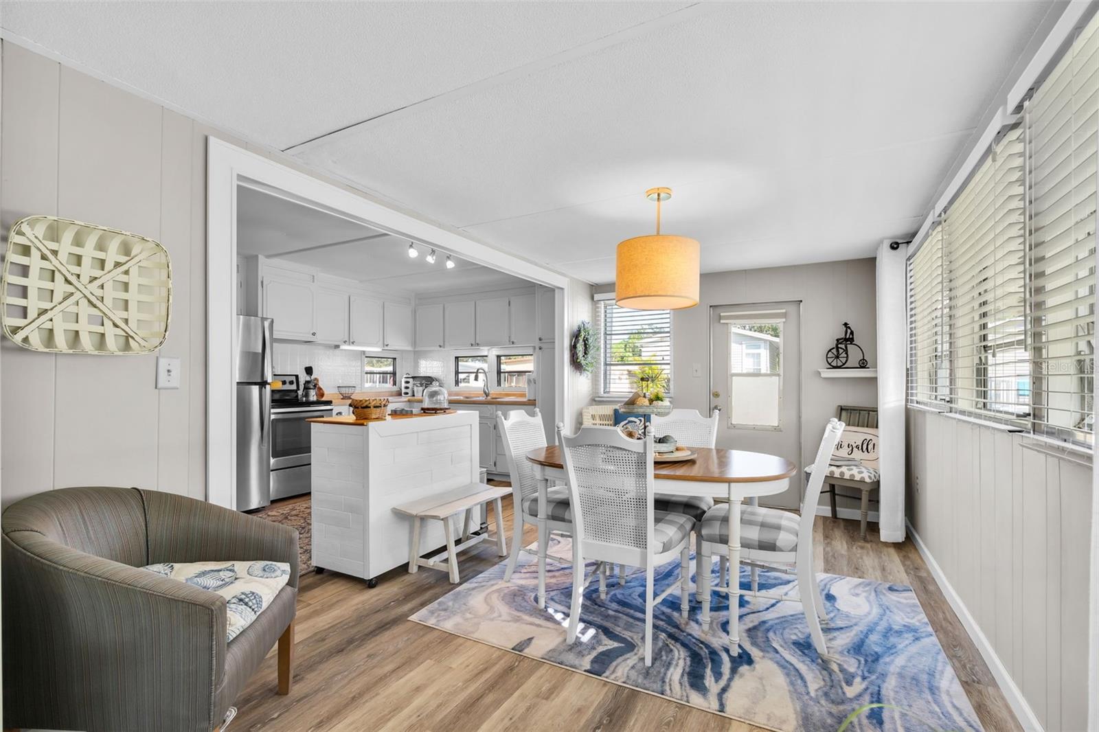 Image 11 of 36 For 2900 8th Avenue W 23