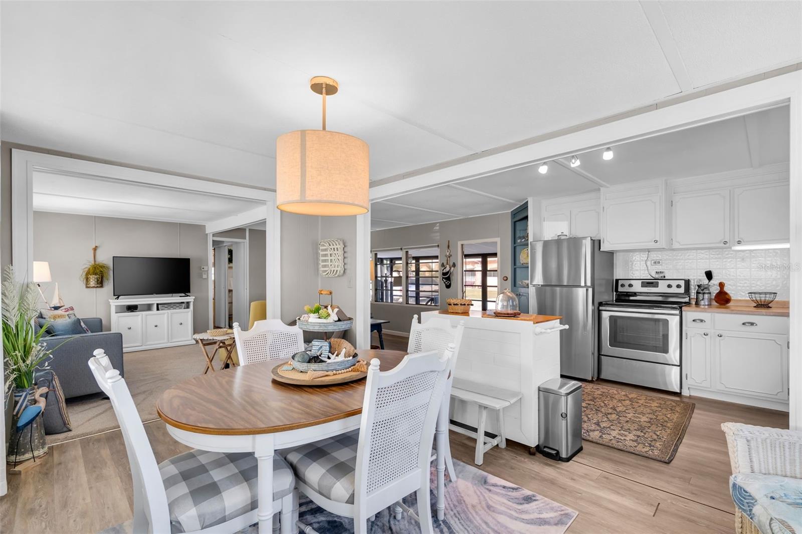 Image 12 of 36 For 2900 8th Avenue W 23