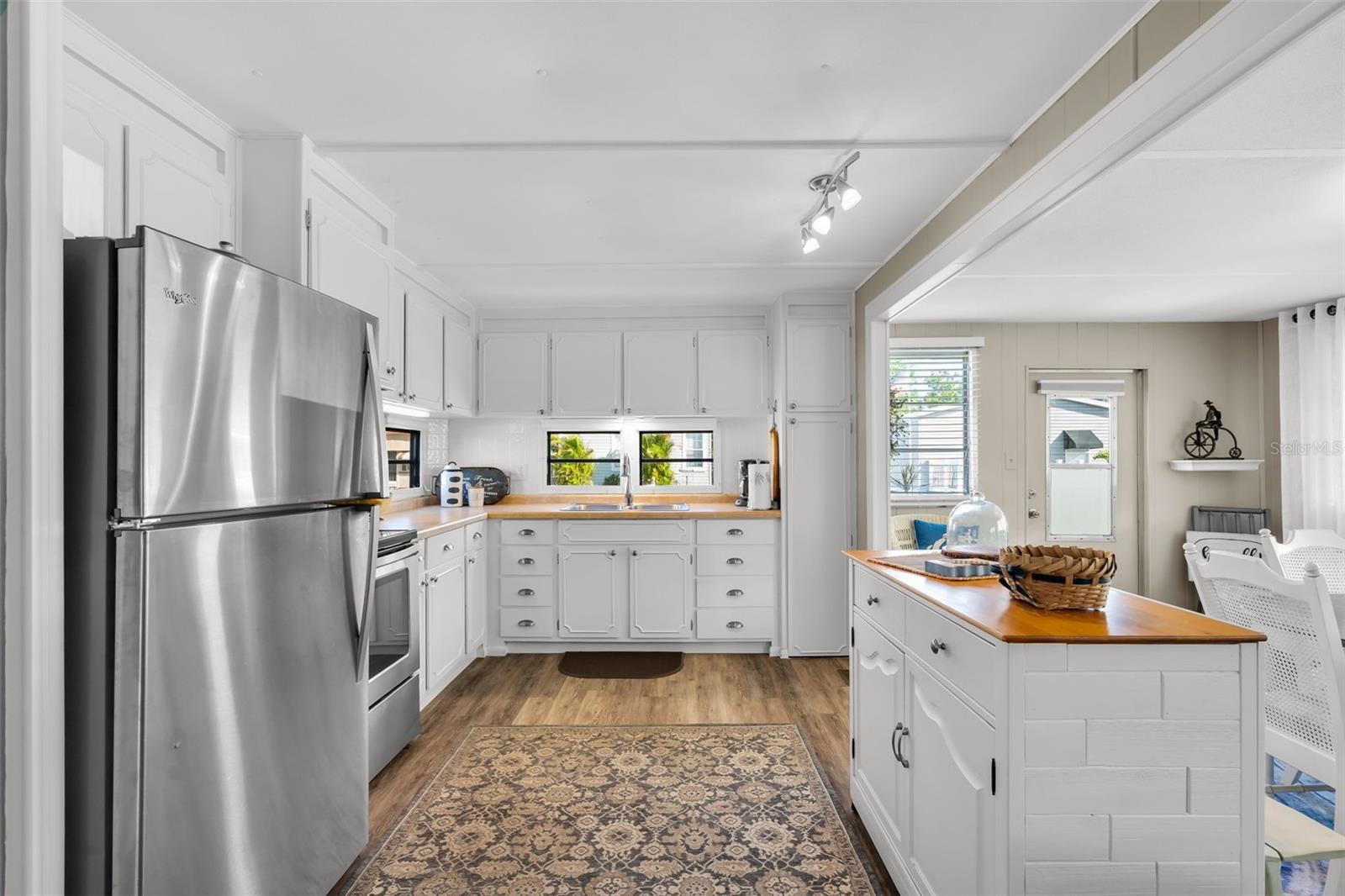 Image 16 of 36 For 2900 8th Avenue W 23