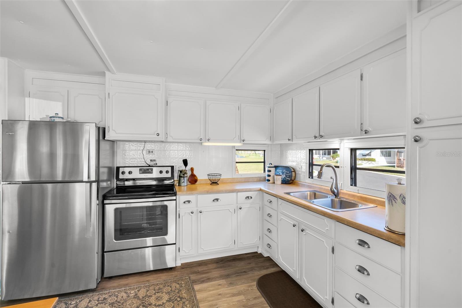 Image 18 of 36 For 2900 8th Avenue W 23