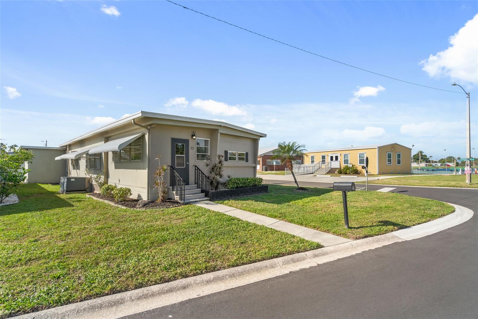 Image 2 of 36 For 2900 8th Avenue W 23