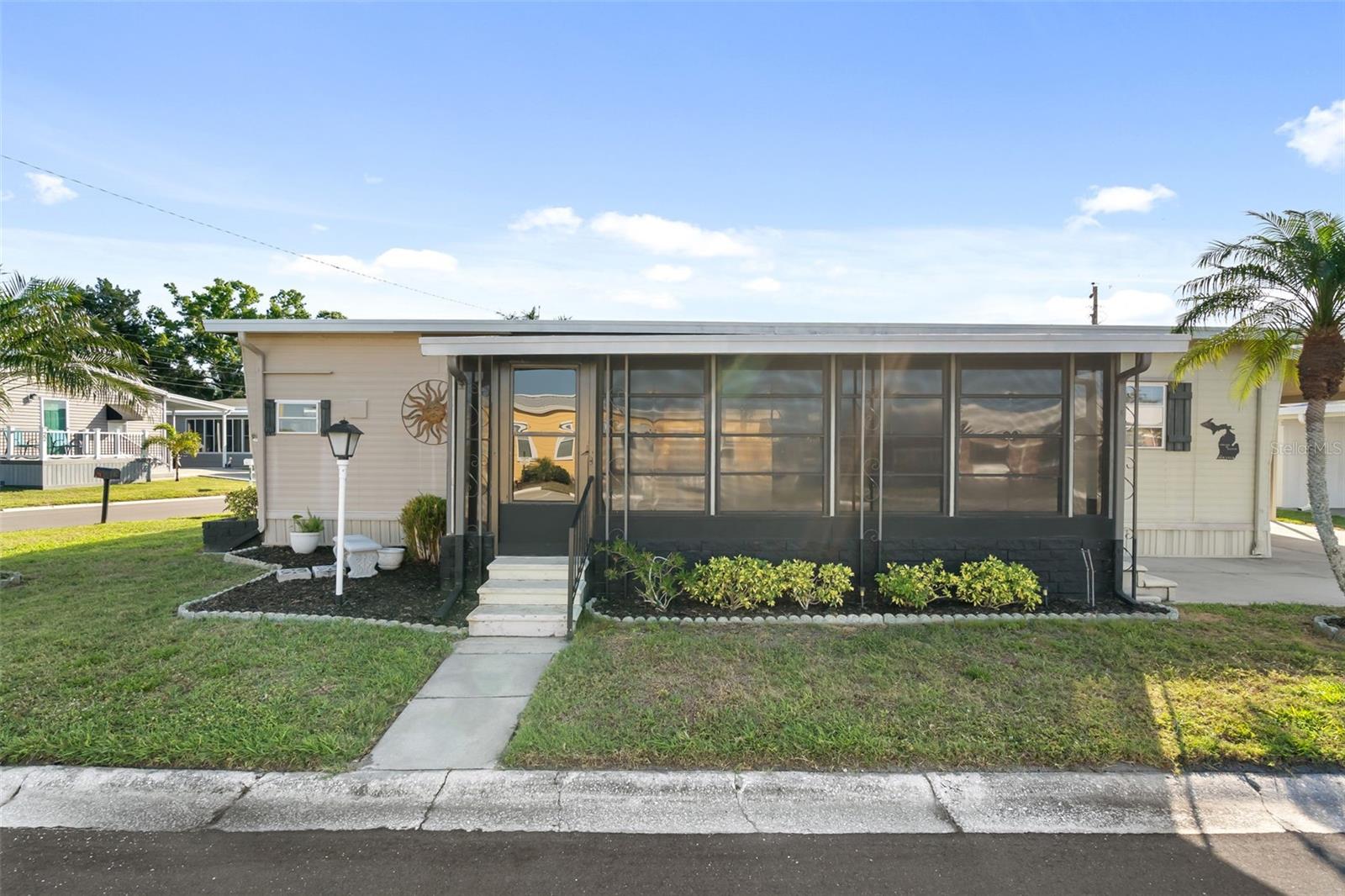 Image 5 of 36 For 2900 8th Avenue W 23