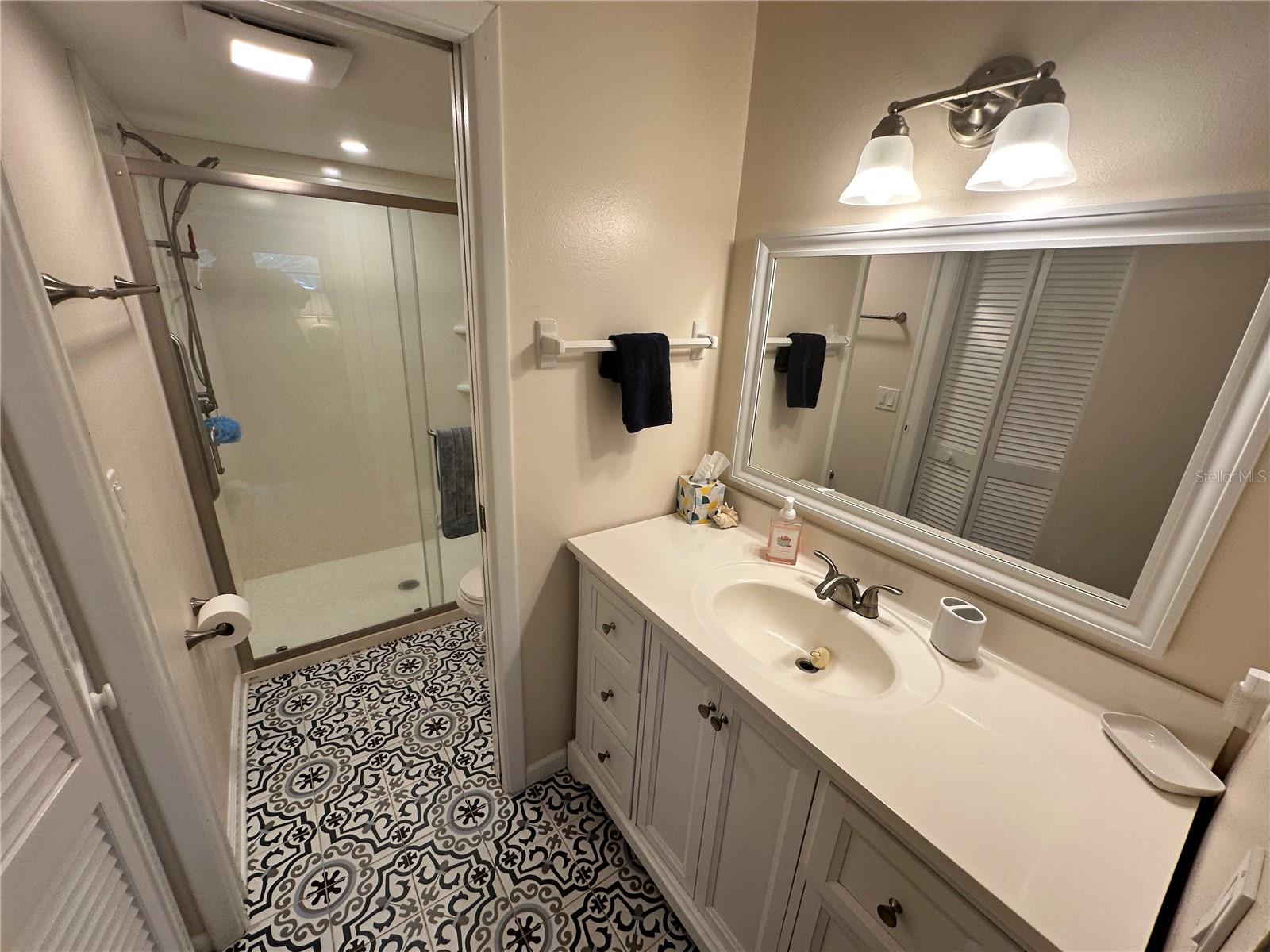 Image 13 of 30 For 4572 Red Maple Road 901