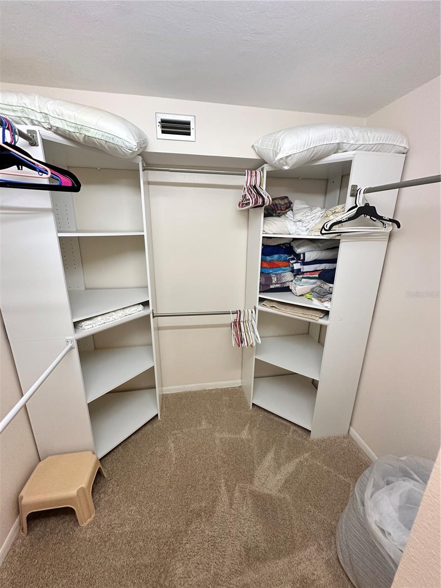 Image 14 of 30 For 4572 Red Maple Road 901