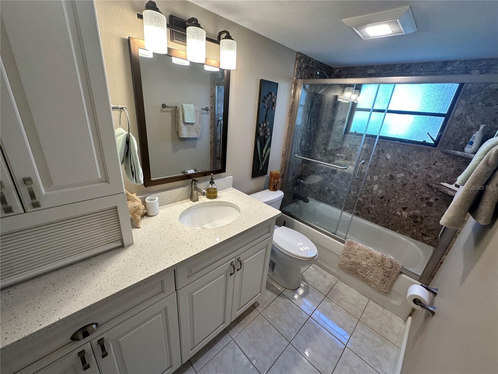 Image 17 of 30 For 4572 Red Maple Road 901