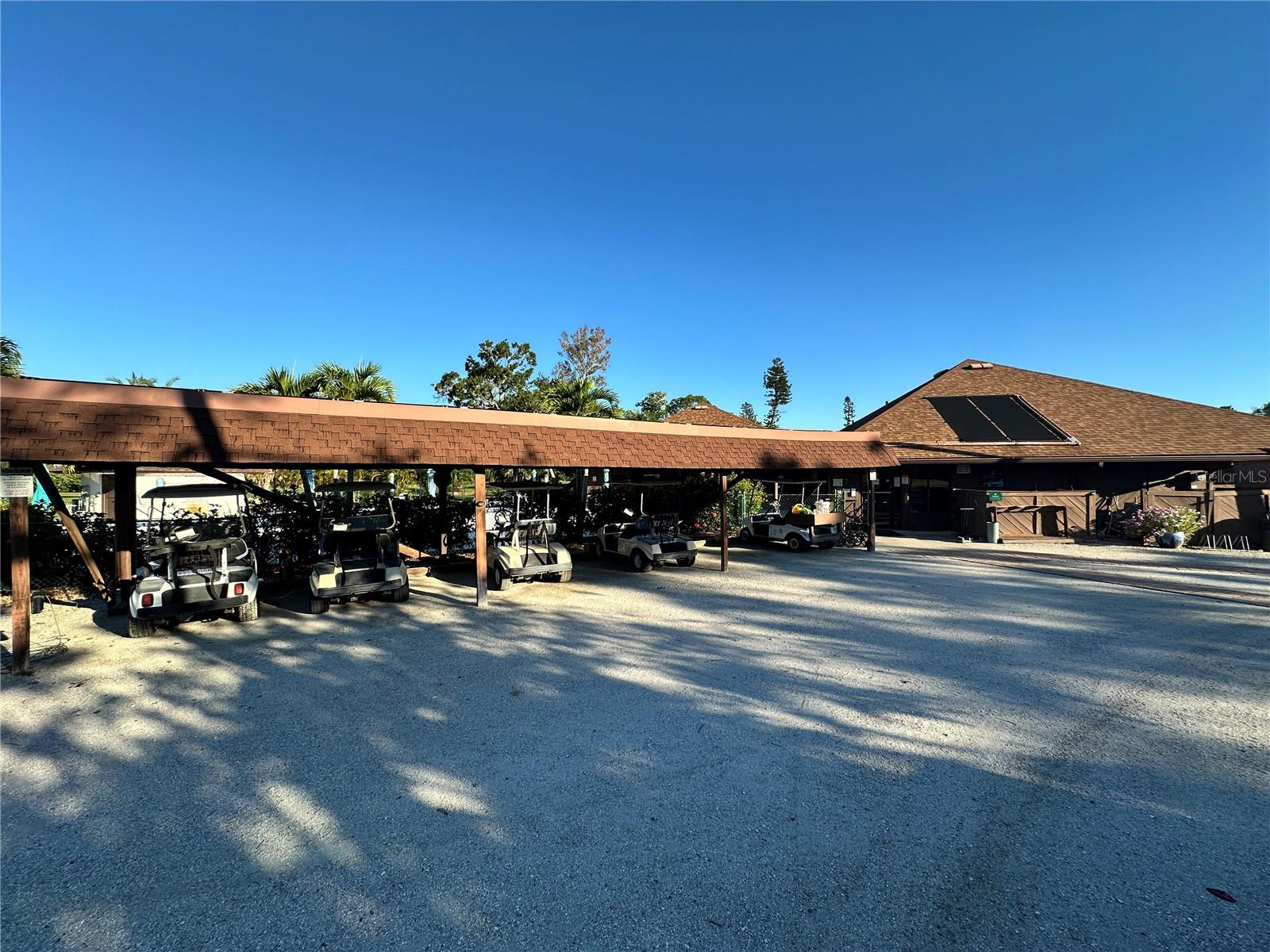 Image 21 of 30 For 4572 Red Maple Road 901