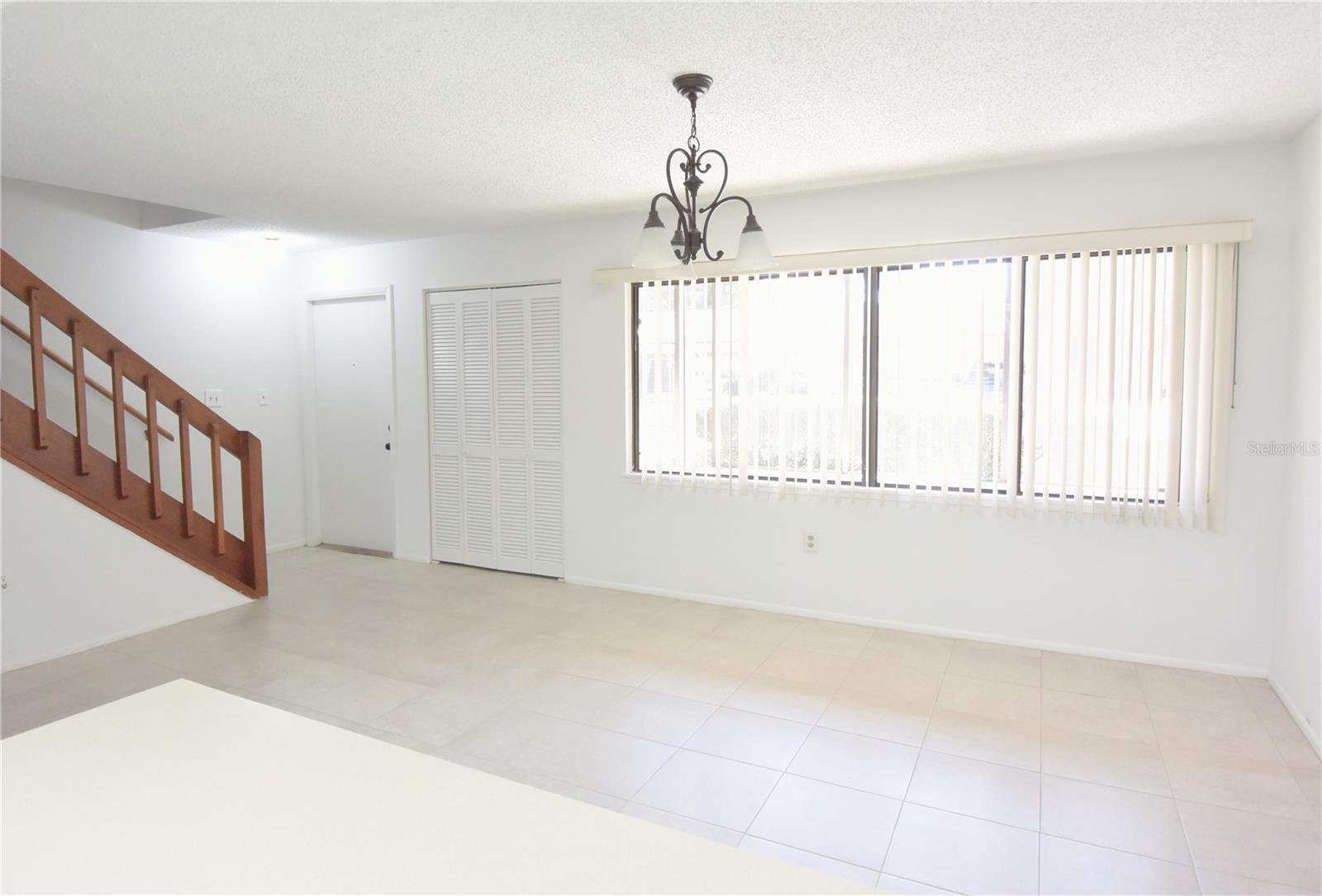 Image 5 of 45 For 935 Sunridge Way B4