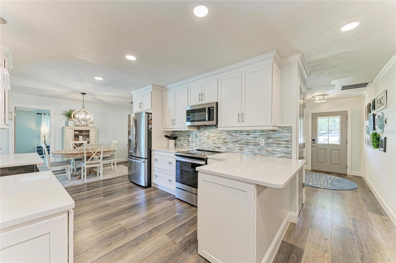 Image 14 of 66 For 1907 37th Street W