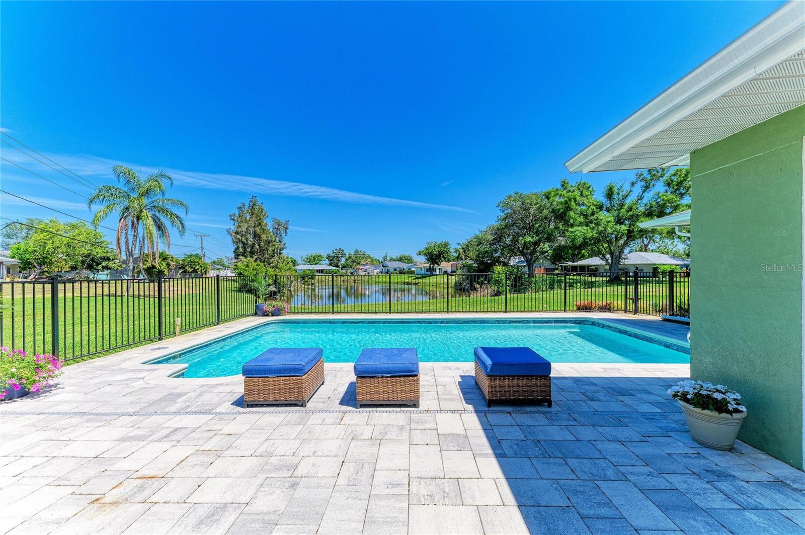 Image 32 of 66 For 1907 37th Street W