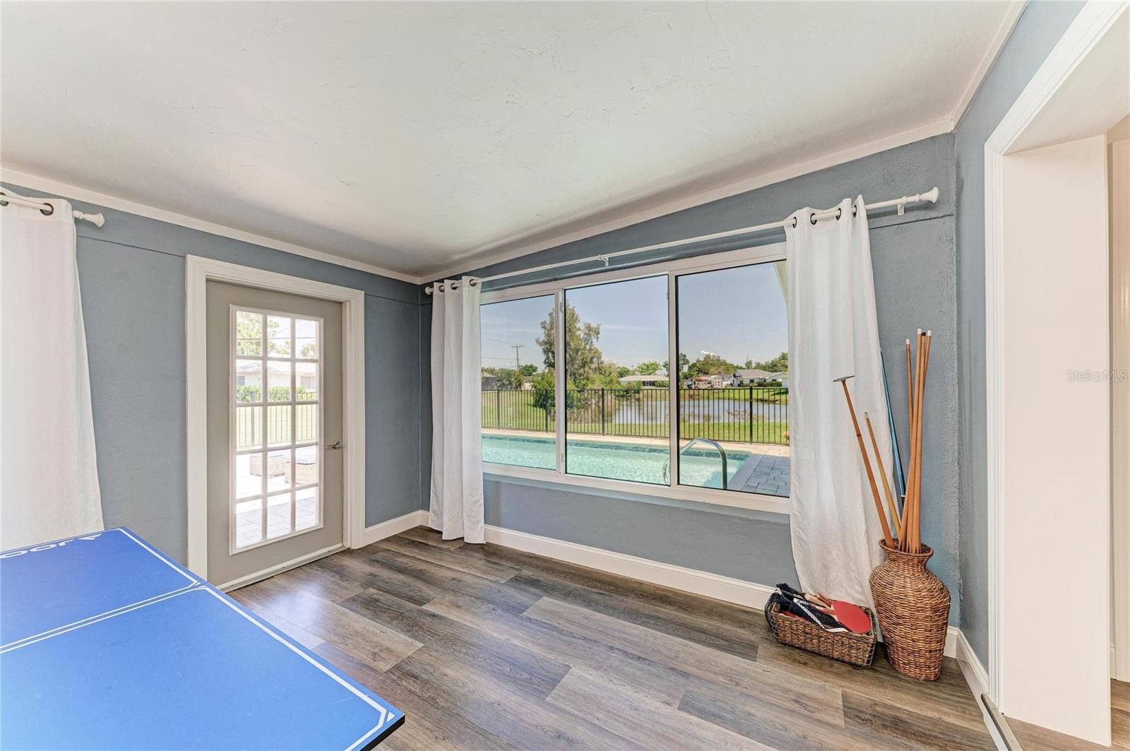 Image 34 of 66 For 1907 37th Street W