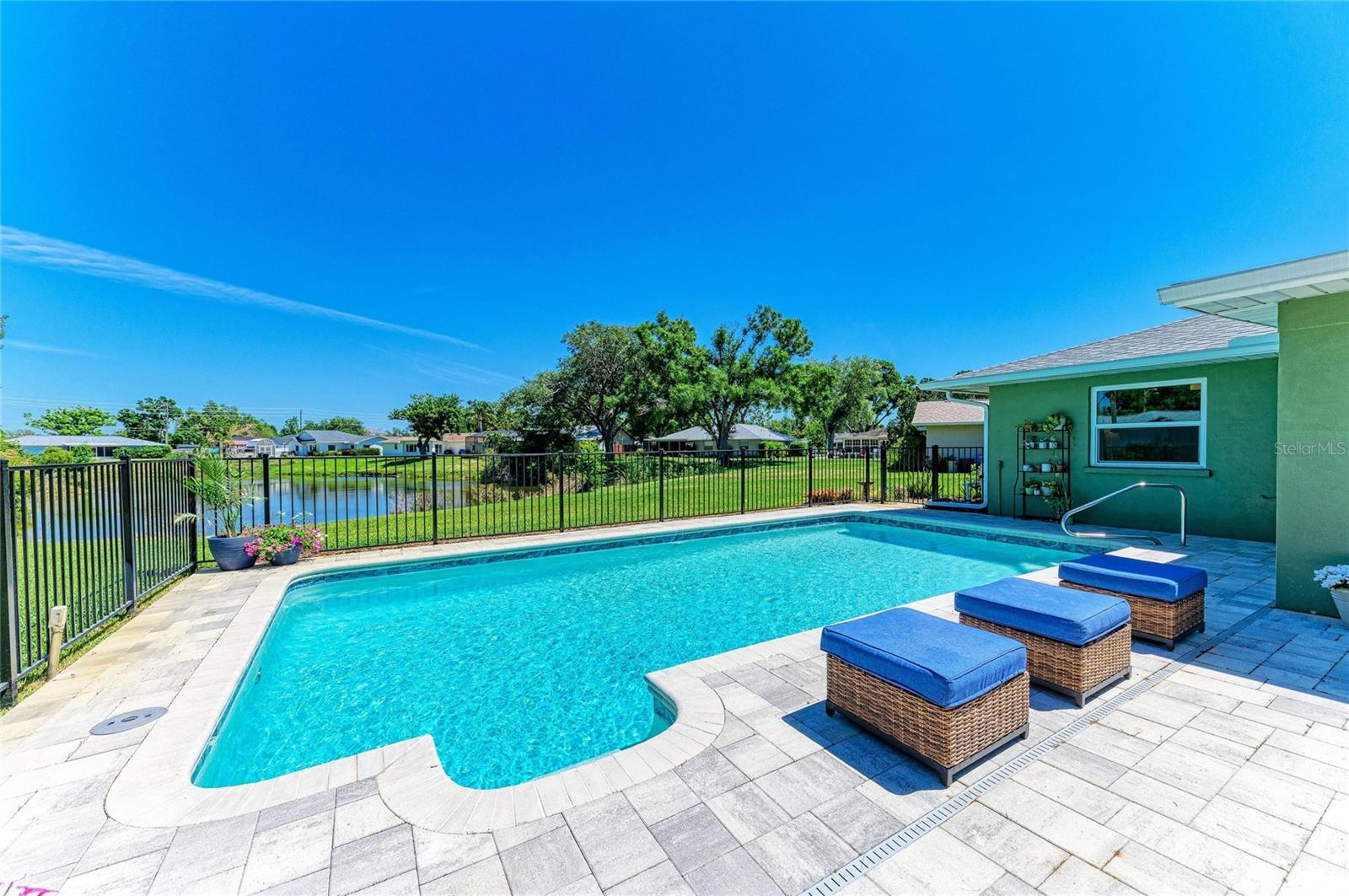 Image 4 of 66 For 1907 37th Street W