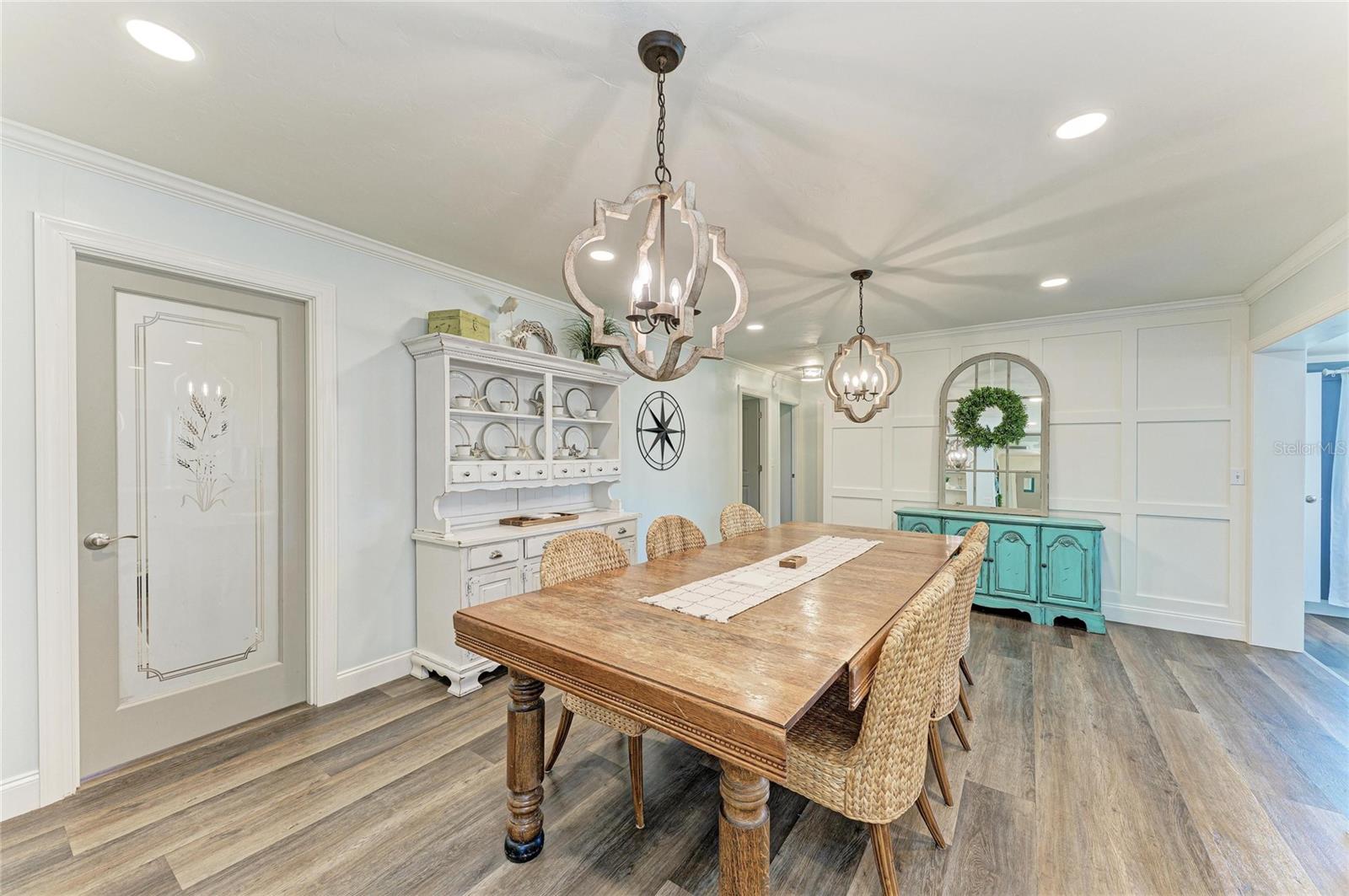 Image 43 of 66 For 1907 37th Street W