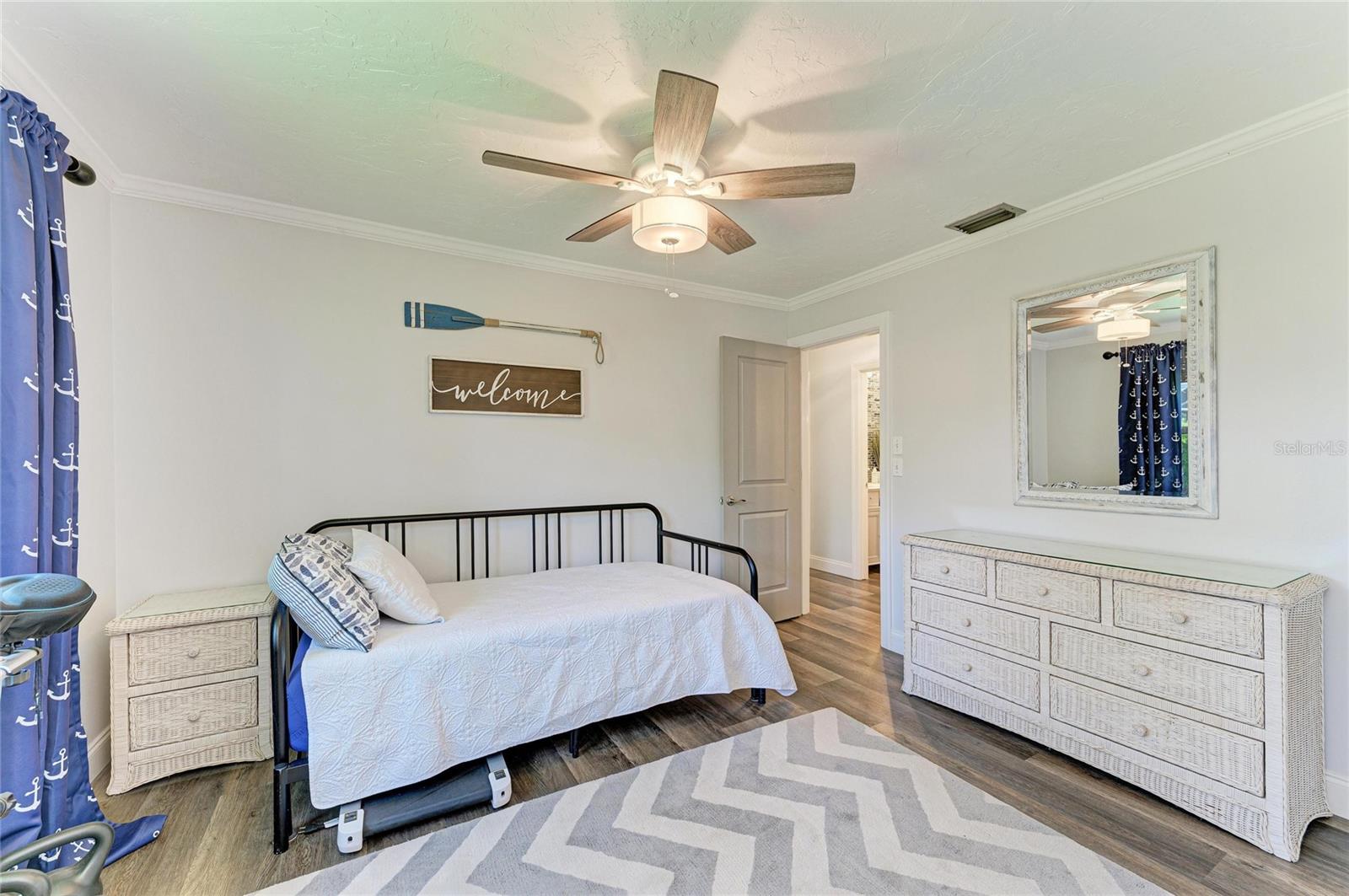 Image 45 of 66 For 1907 37th Street W