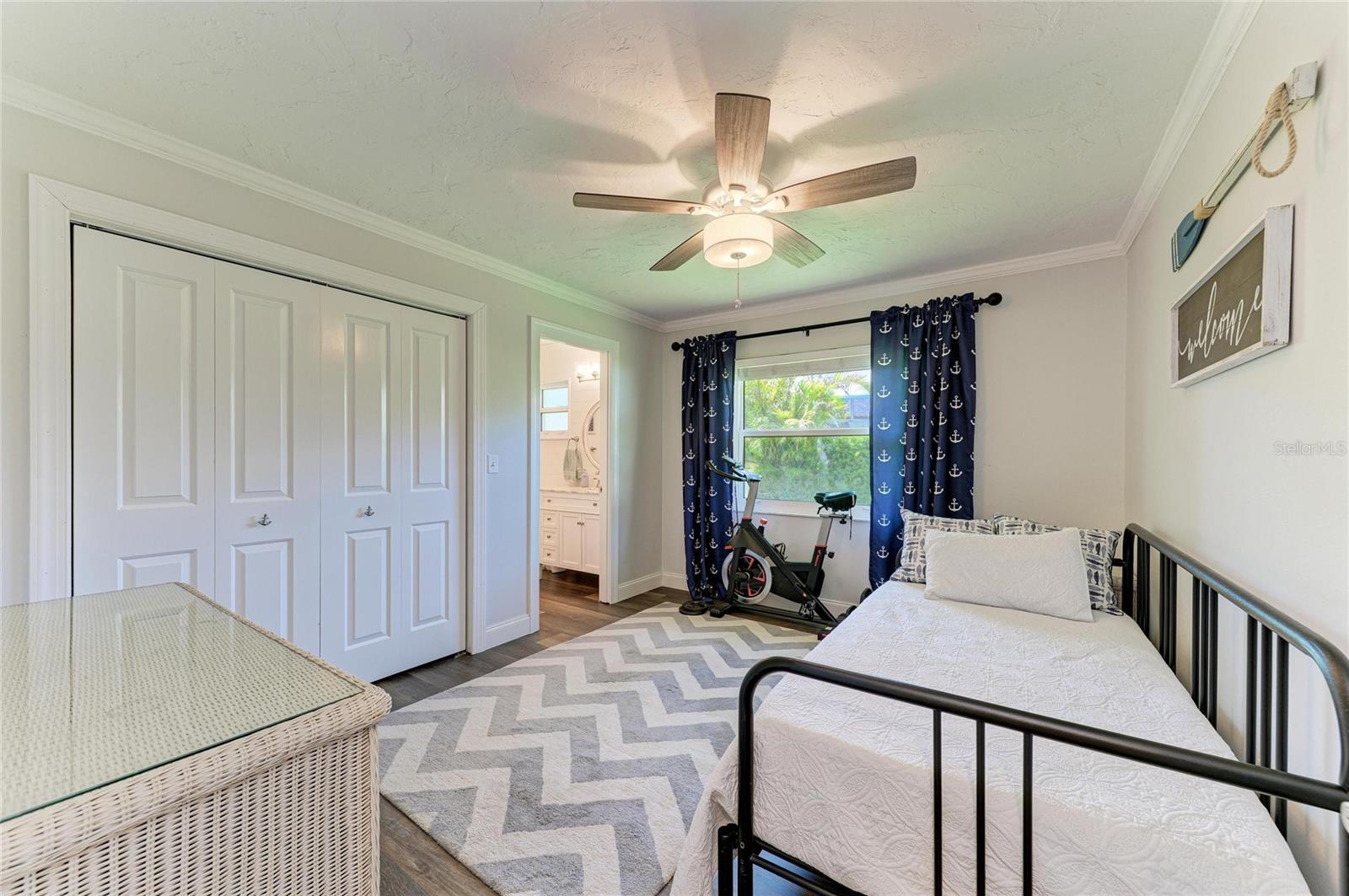 Image 46 of 66 For 1907 37th Street W