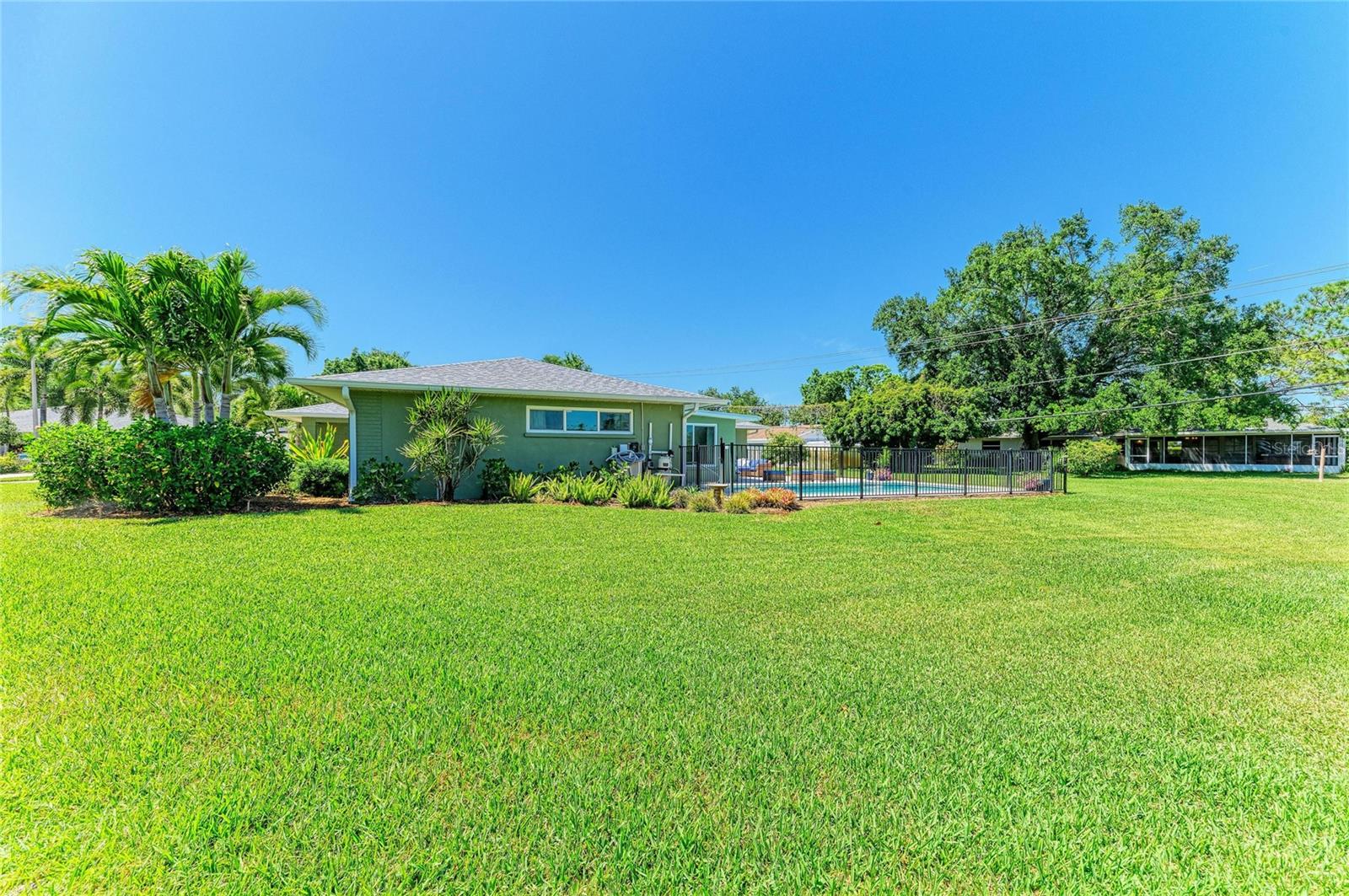 Image 57 of 66 For 1907 37th Street W