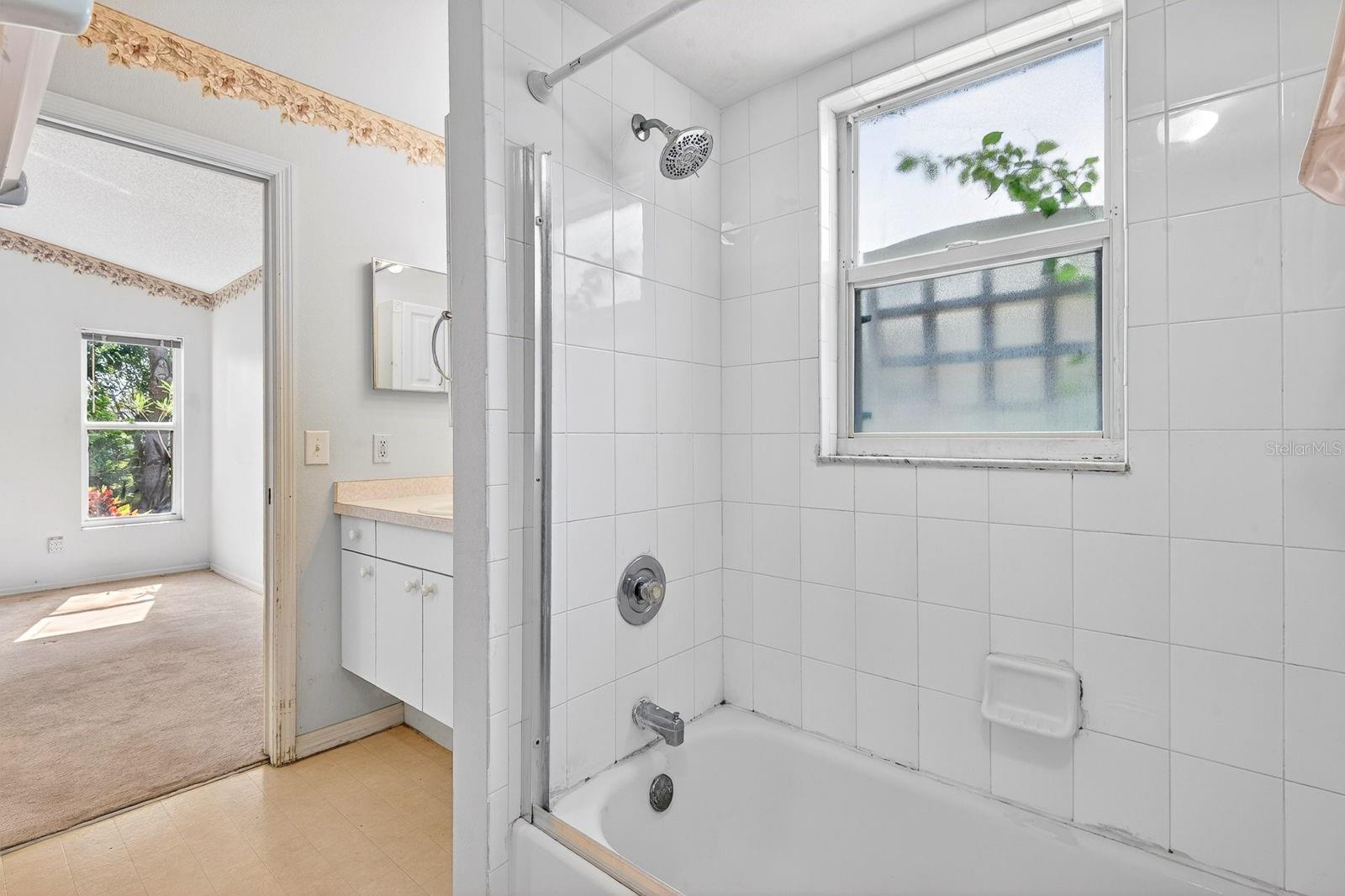 Image 20 of 39 For 4913 72nd Court E