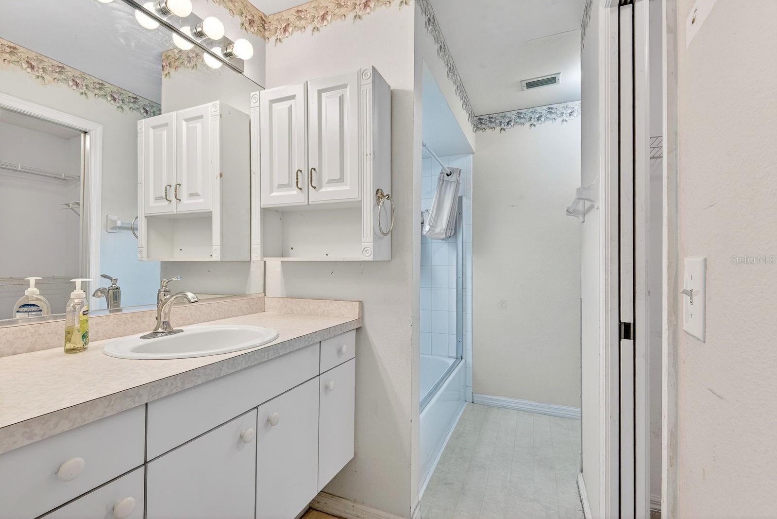 Image 21 of 39 For 4913 72nd Court E