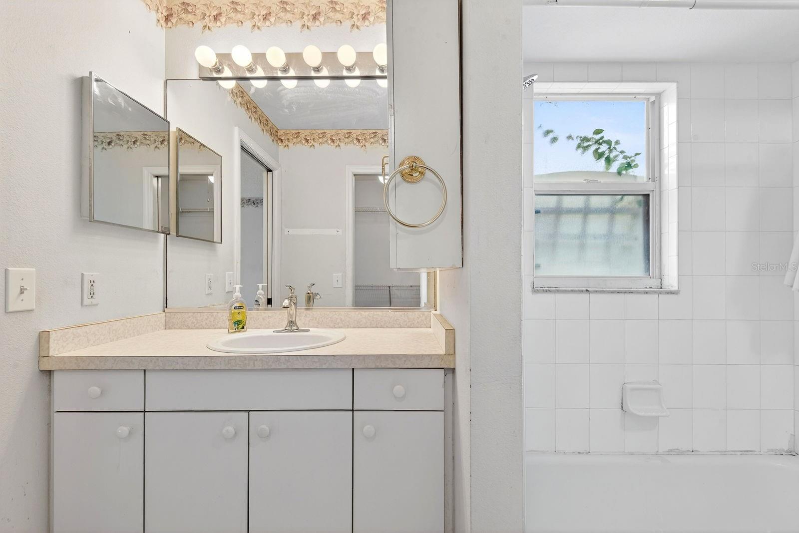 Image 22 of 39 For 4913 72nd Court E