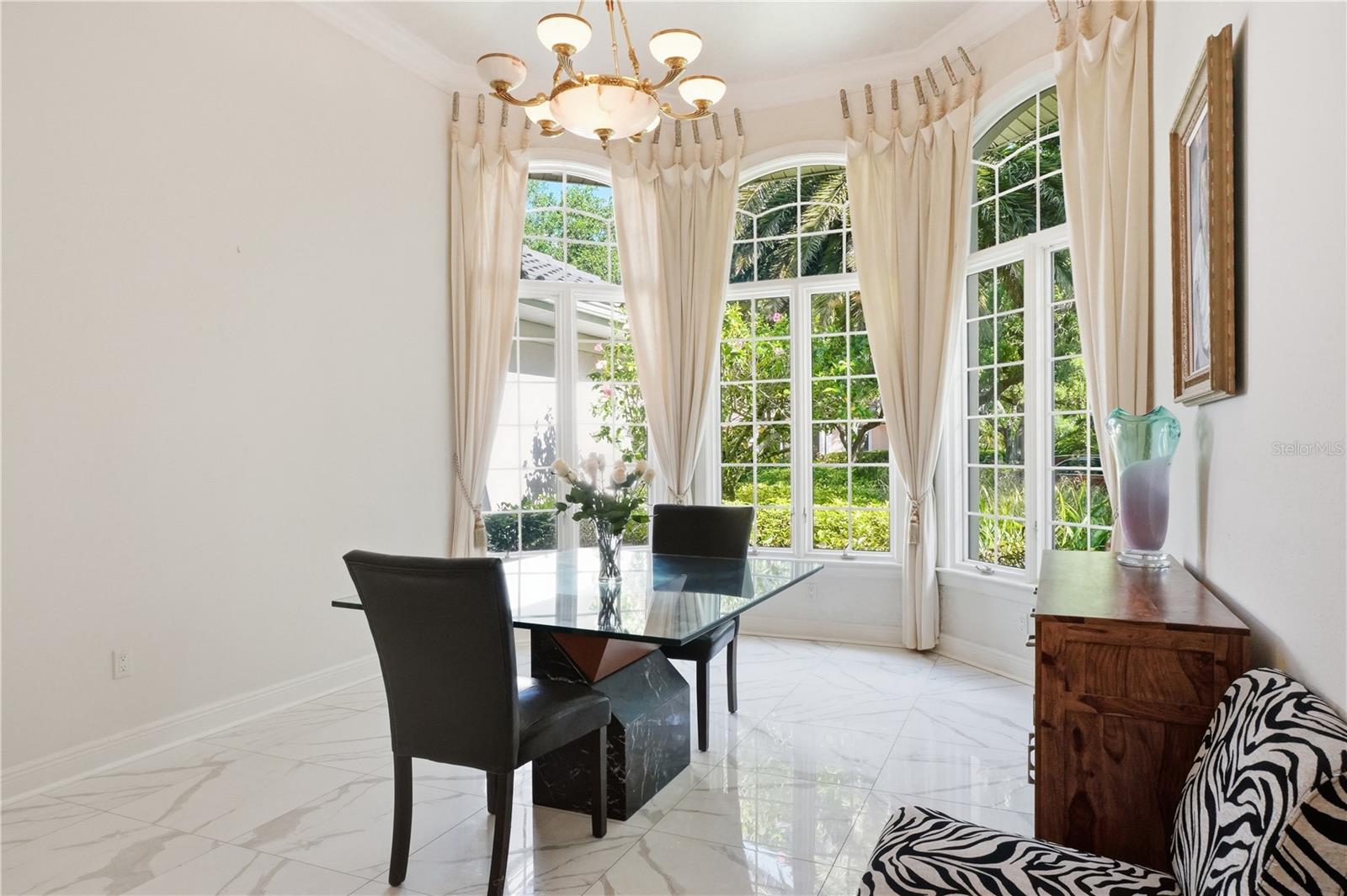 Image 18 of 78 For 402 Macewen Drive