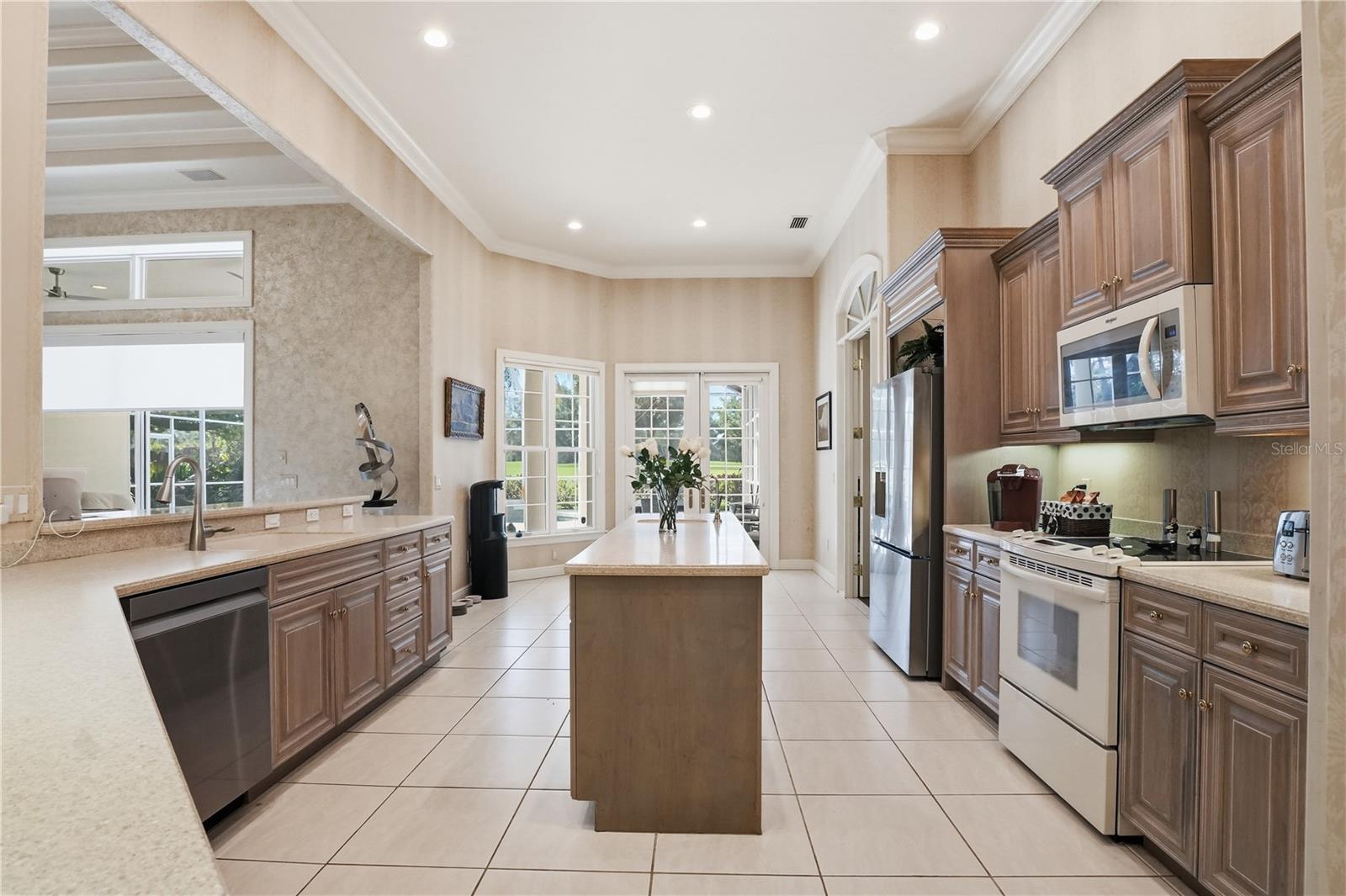 Image 20 of 78 For 402 Macewen Drive