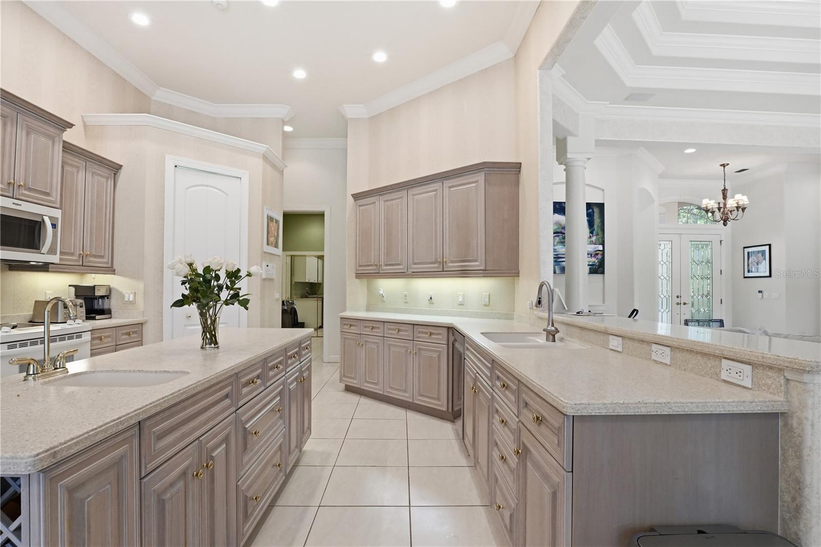 Image 22 of 78 For 402 Macewen Drive