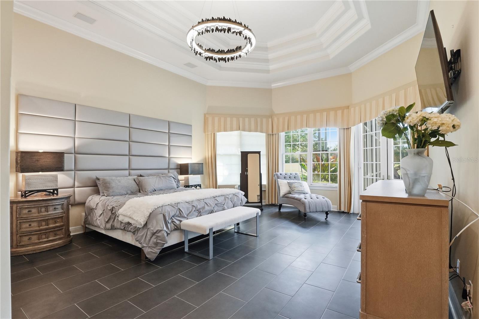 Image 29 of 78 For 402 Macewen Drive