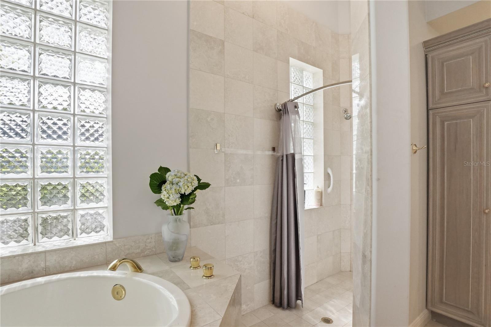 Image 33 of 78 For 402 Macewen Drive