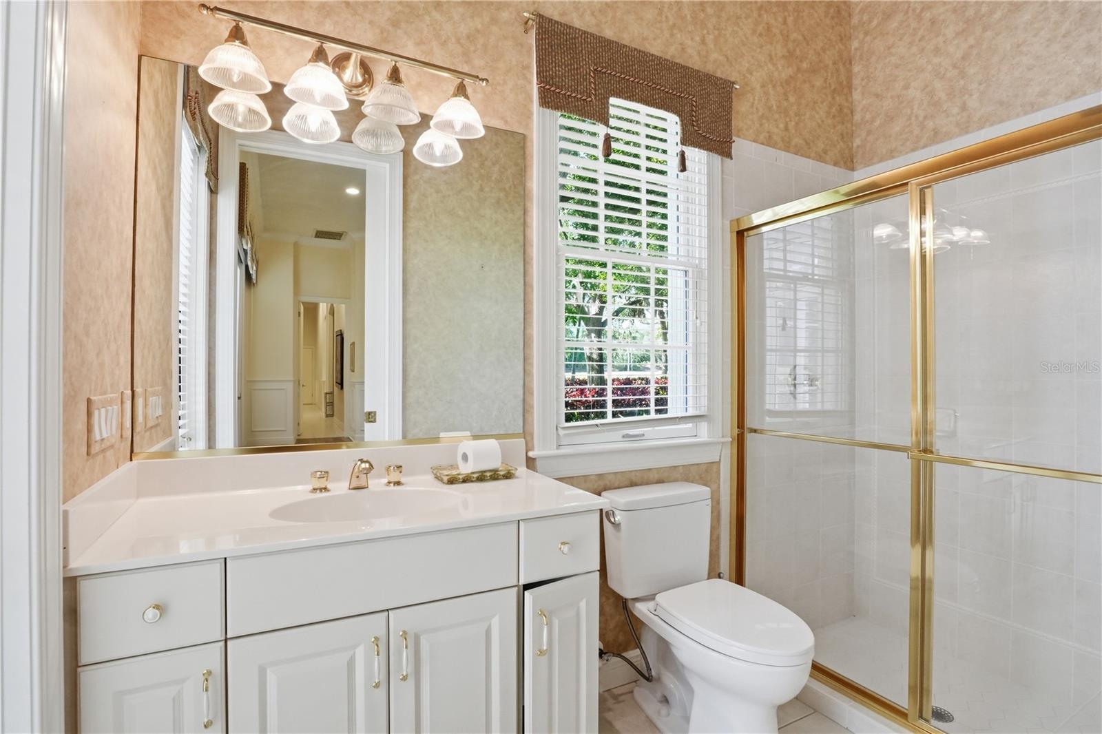 Image 38 of 78 For 402 Macewen Drive