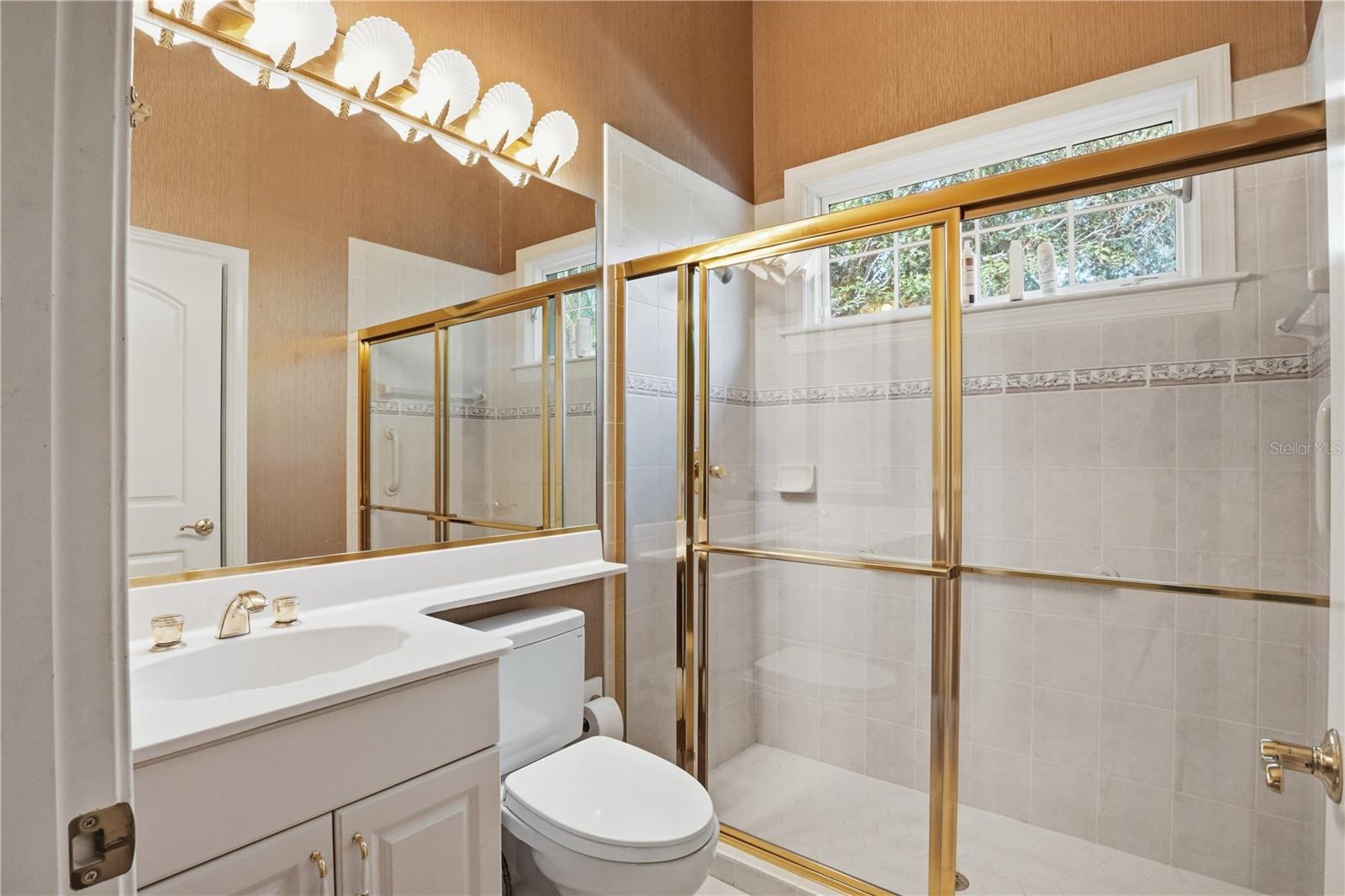 Image 40 of 78 For 402 Macewen Drive