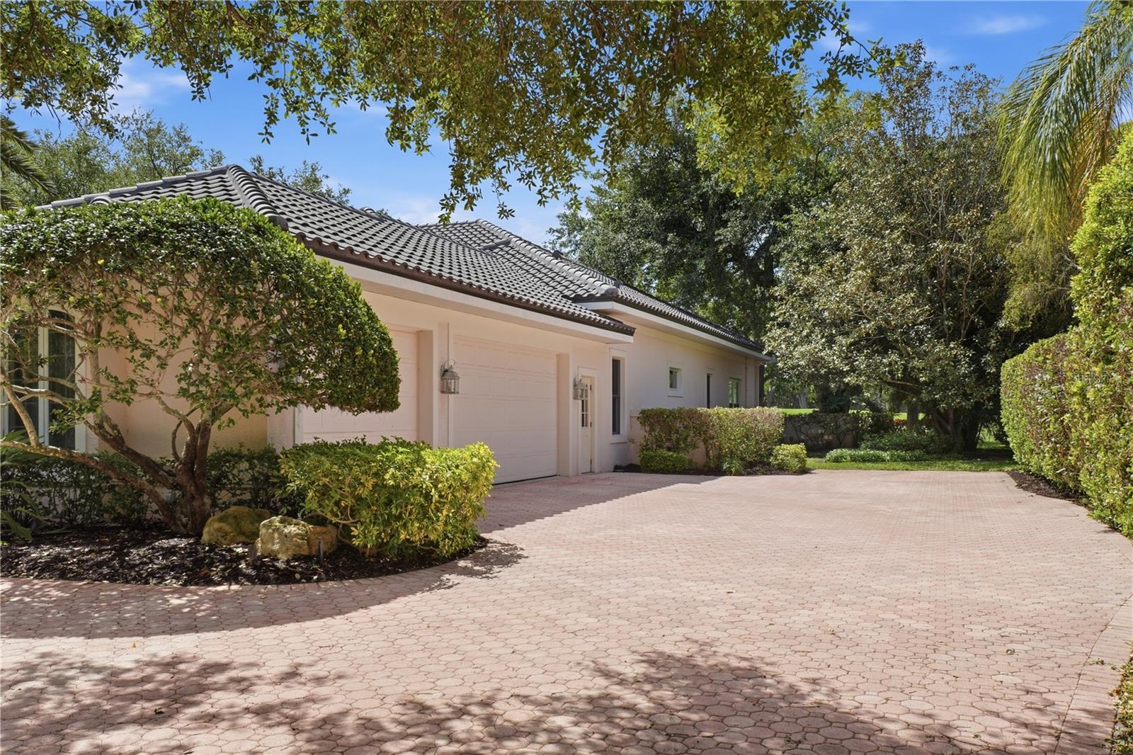 Image 8 of 78 For 402 Macewen Drive