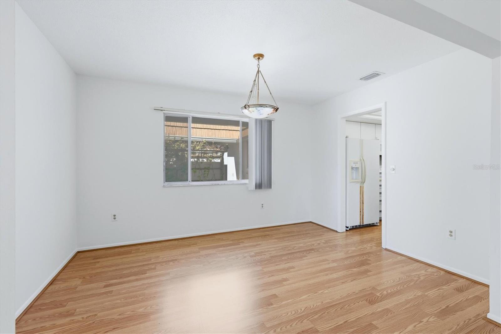 Image 15 of 37 For 2548 Riverbluff Parkway V170