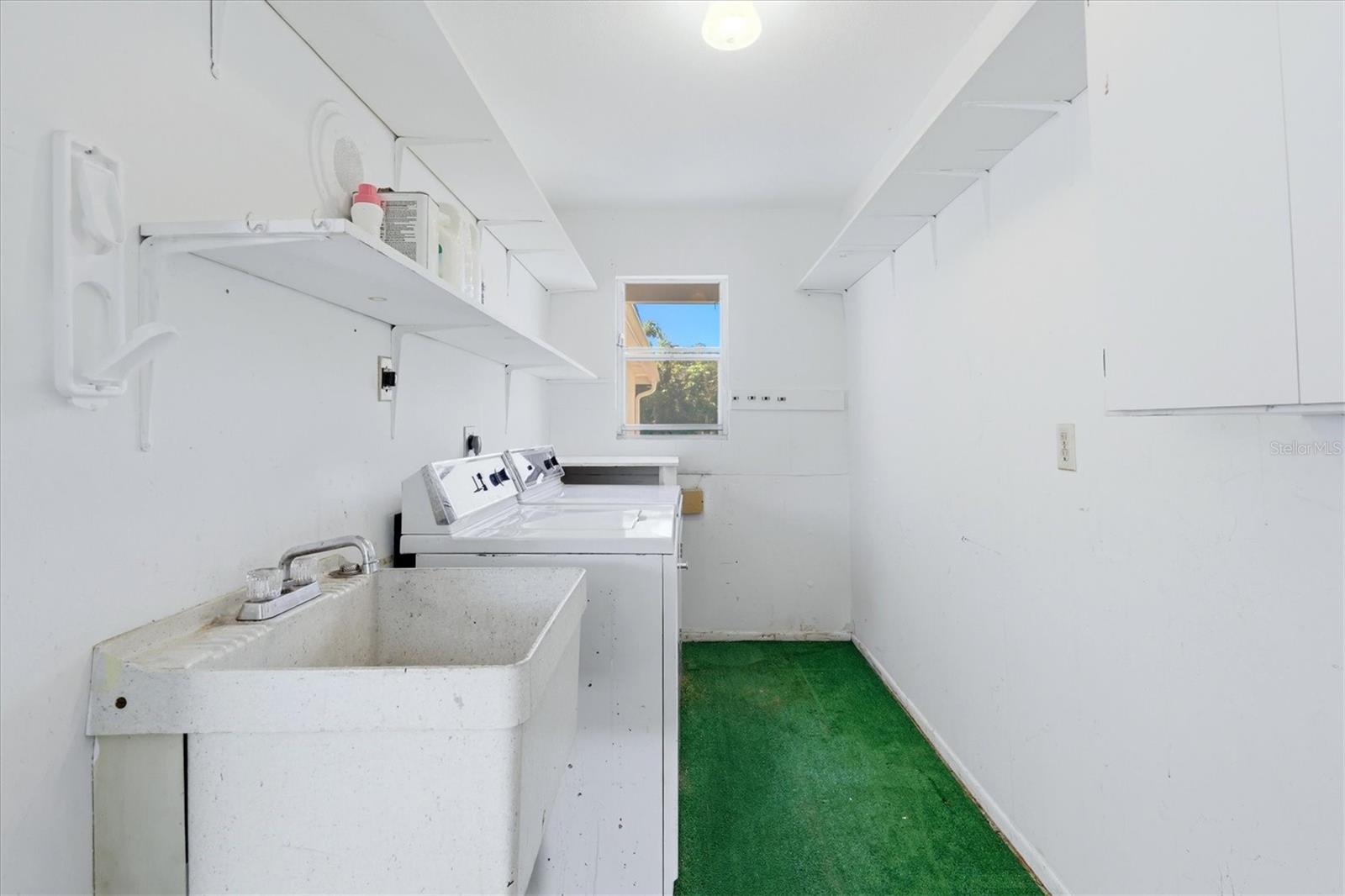 Image 26 of 37 For 2548 Riverbluff Parkway V170