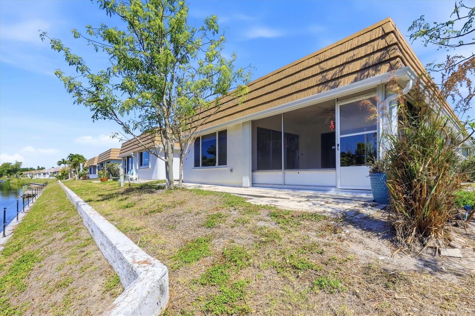 Image 28 of 37 For 2548 Riverbluff Parkway V170