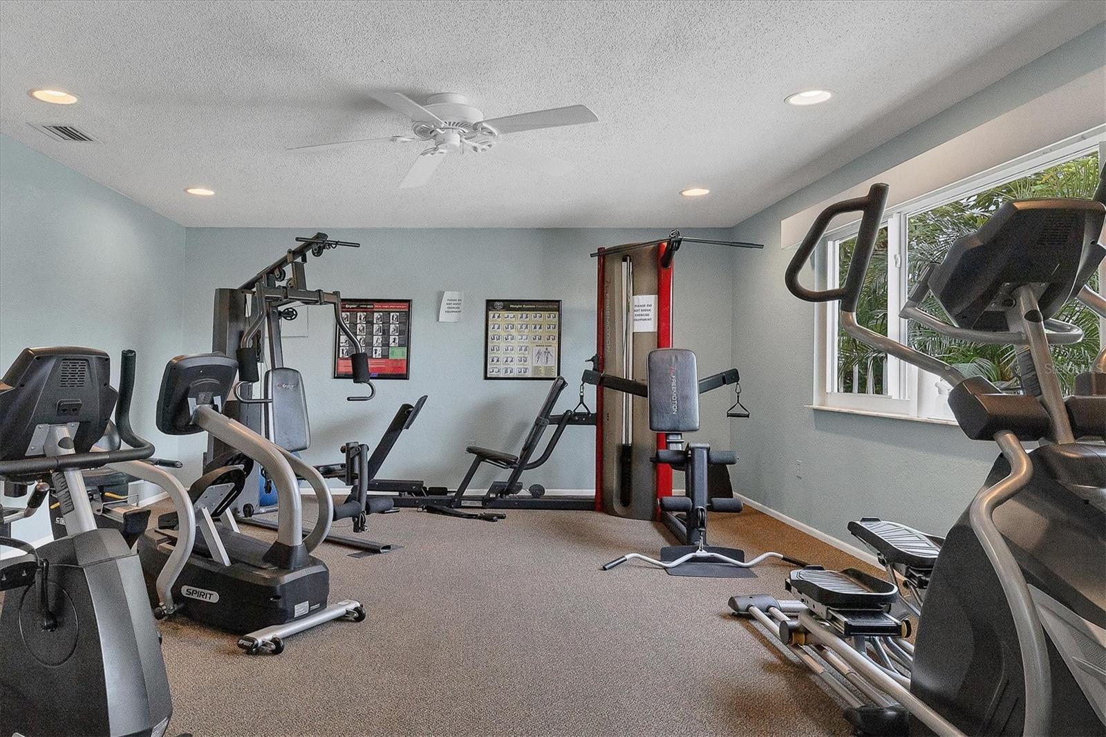 Image 35 of 37 For 2548 Riverbluff Parkway V170