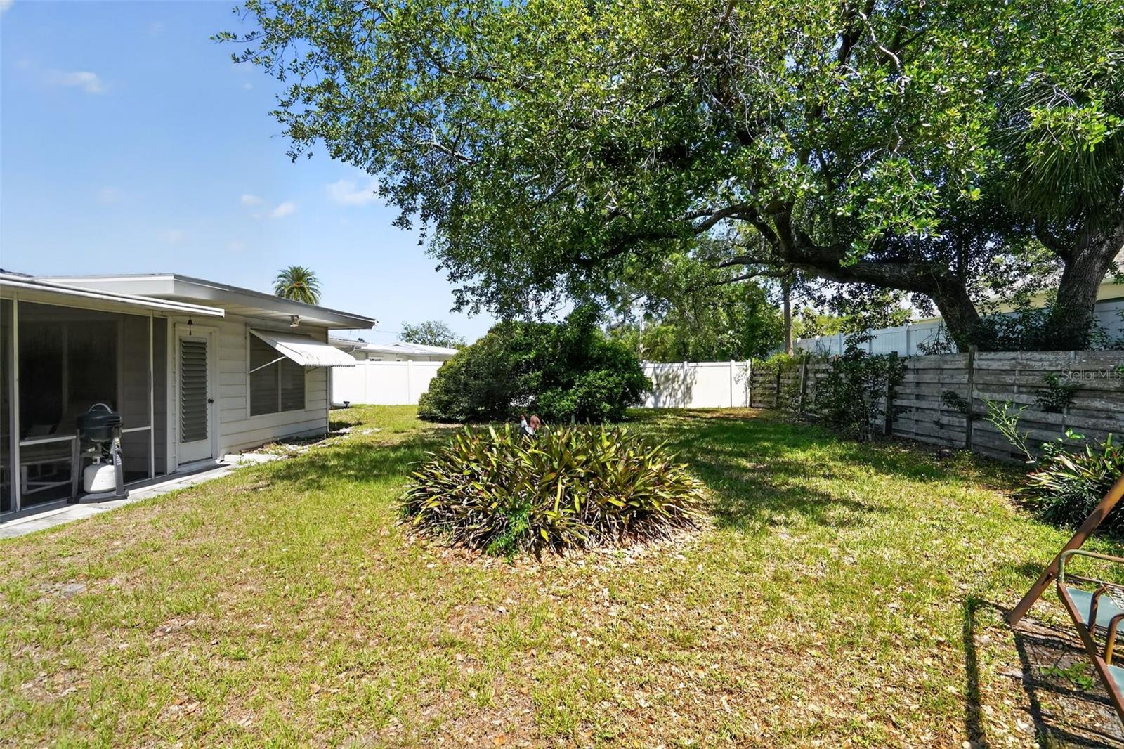 Image 2 of 9 For 2312 Grove Street