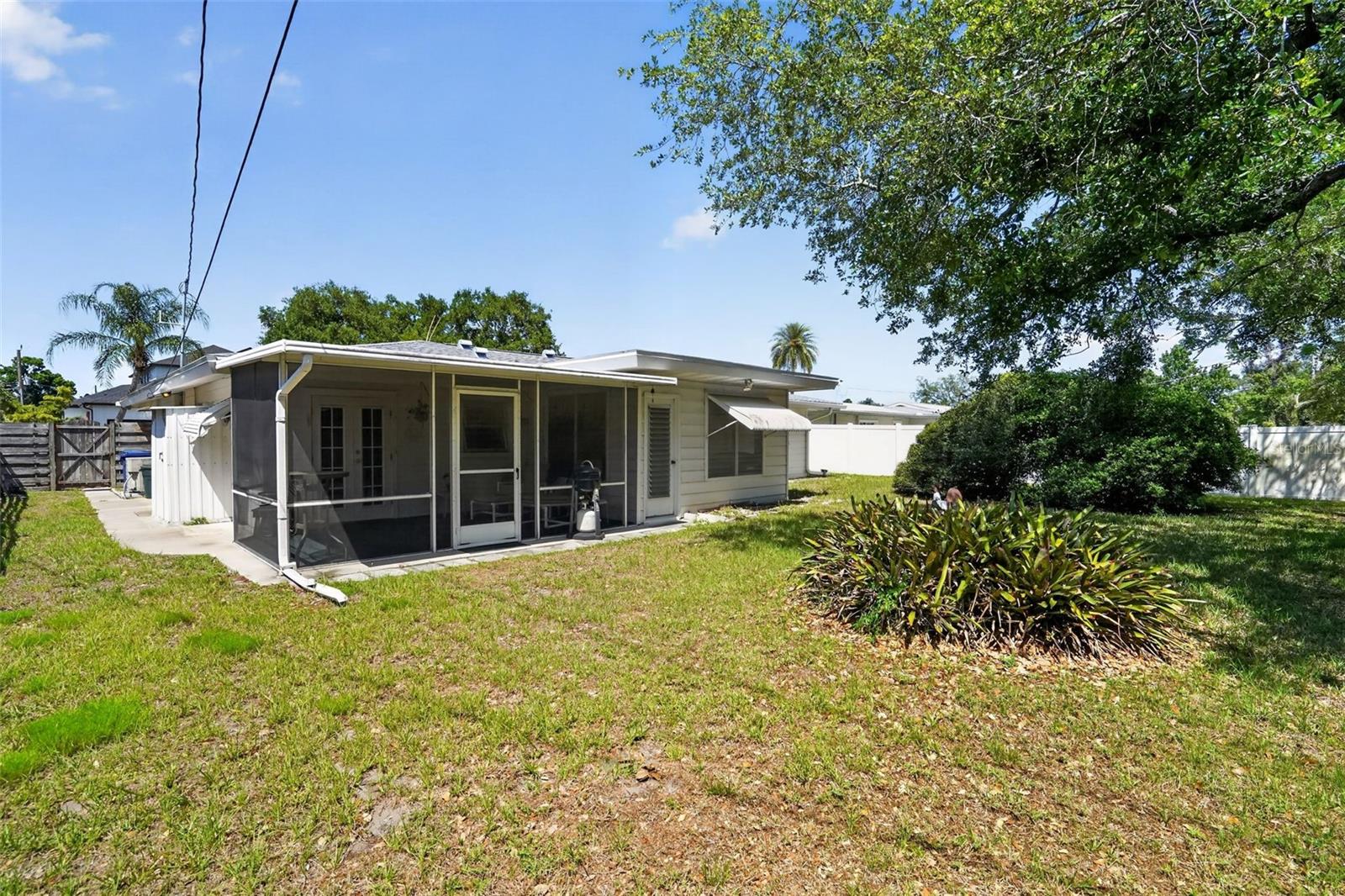 Image 4 of 9 For 2312 Grove Street