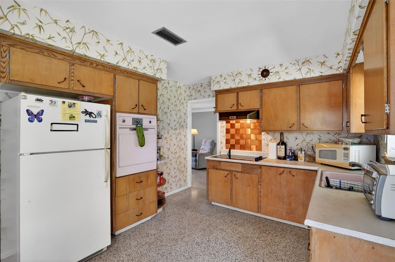 Image 5 of 9 For 2312 Grove Street